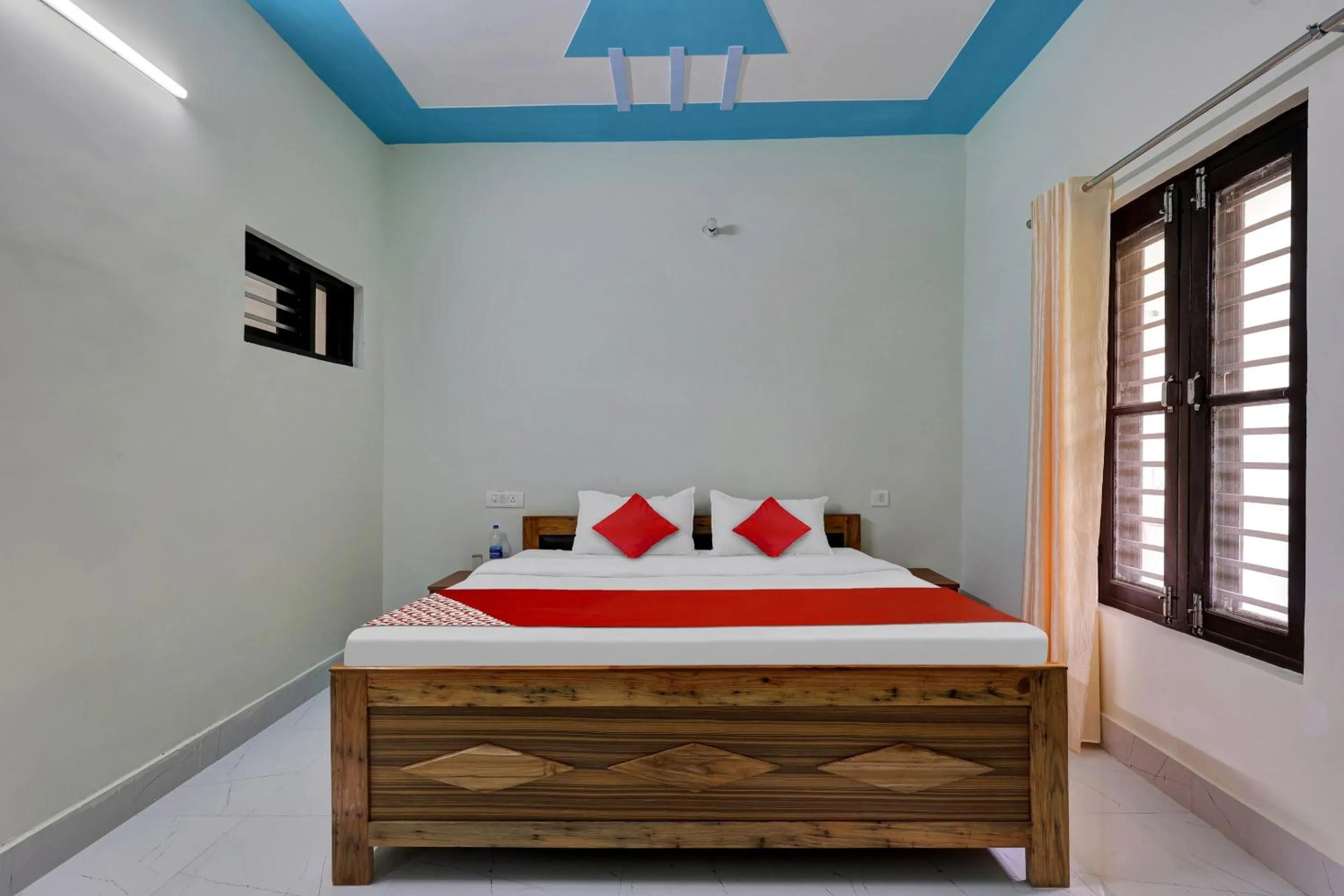 Bedroom, Bed in Hotel O by OYO MOUNTAIN