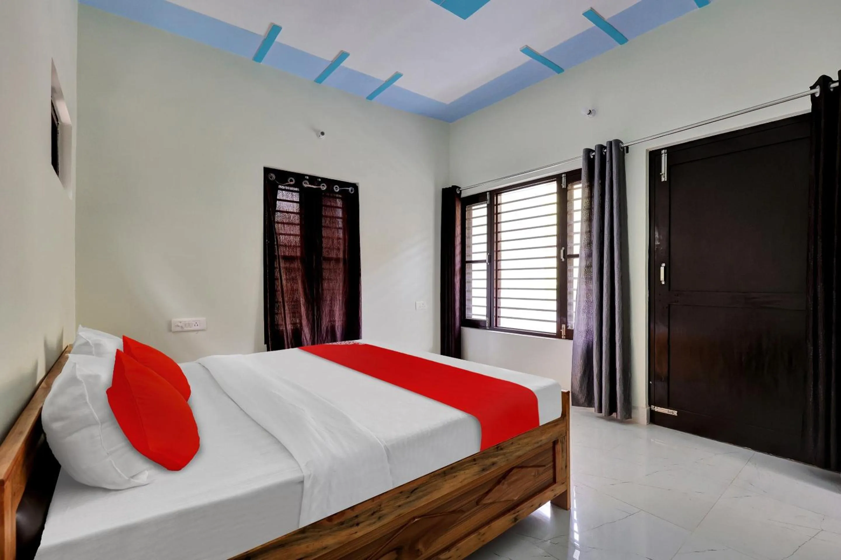 Bedroom, Bed in Hotel O by OYO MOUNTAIN