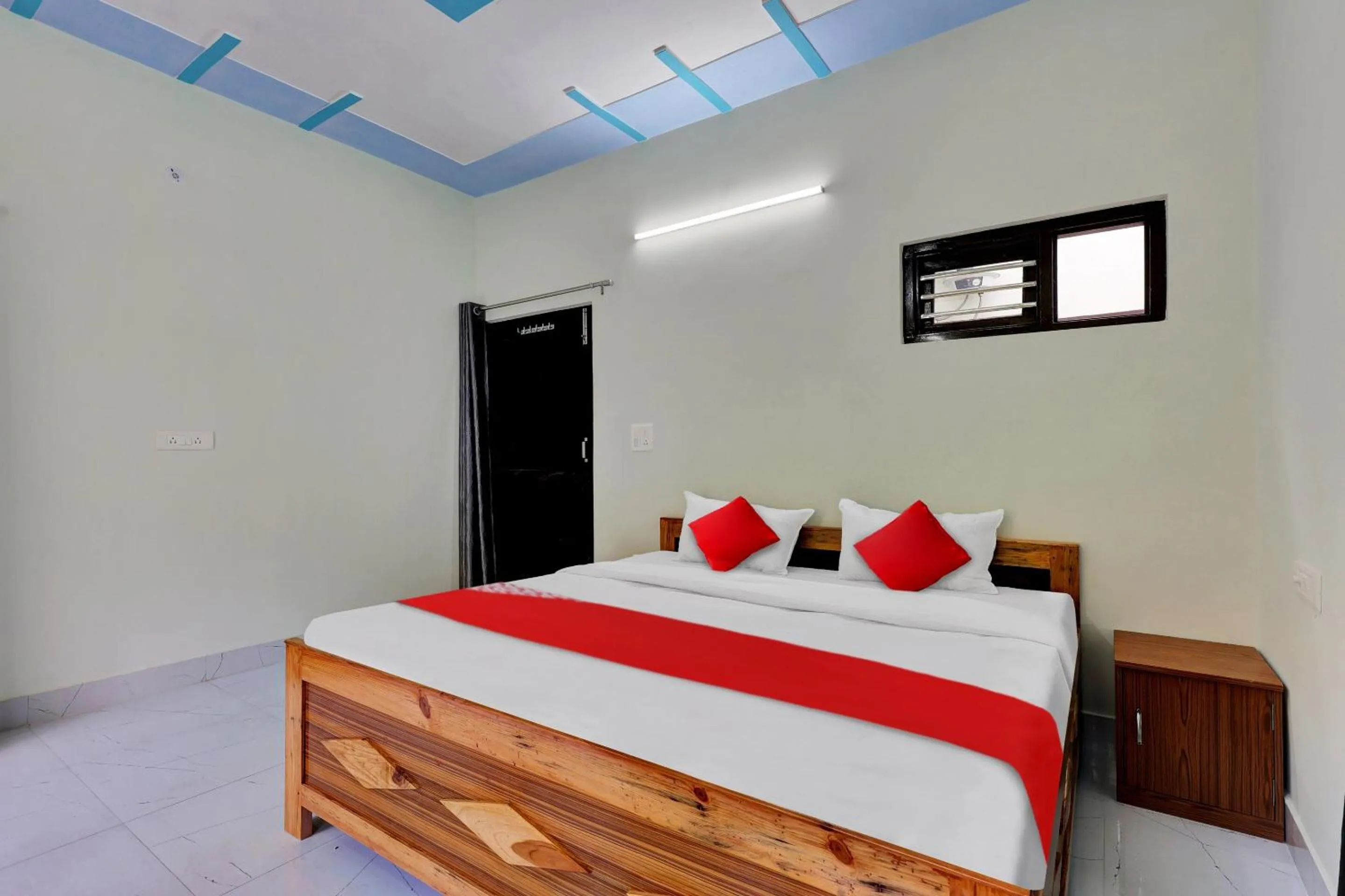 Bedroom, Bed in Hotel O by OYO MOUNTAIN