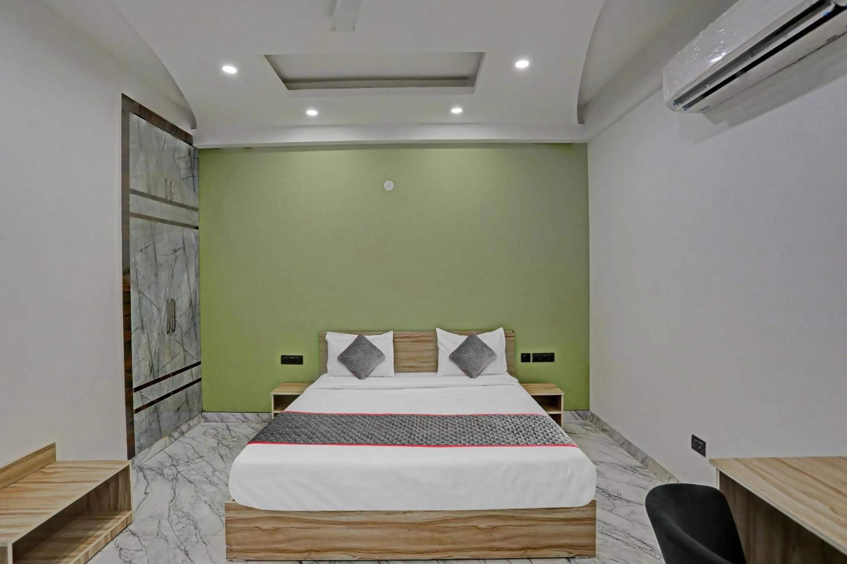 Bedroom, Bed in Townhouse Xanthe - Boutique Hotel