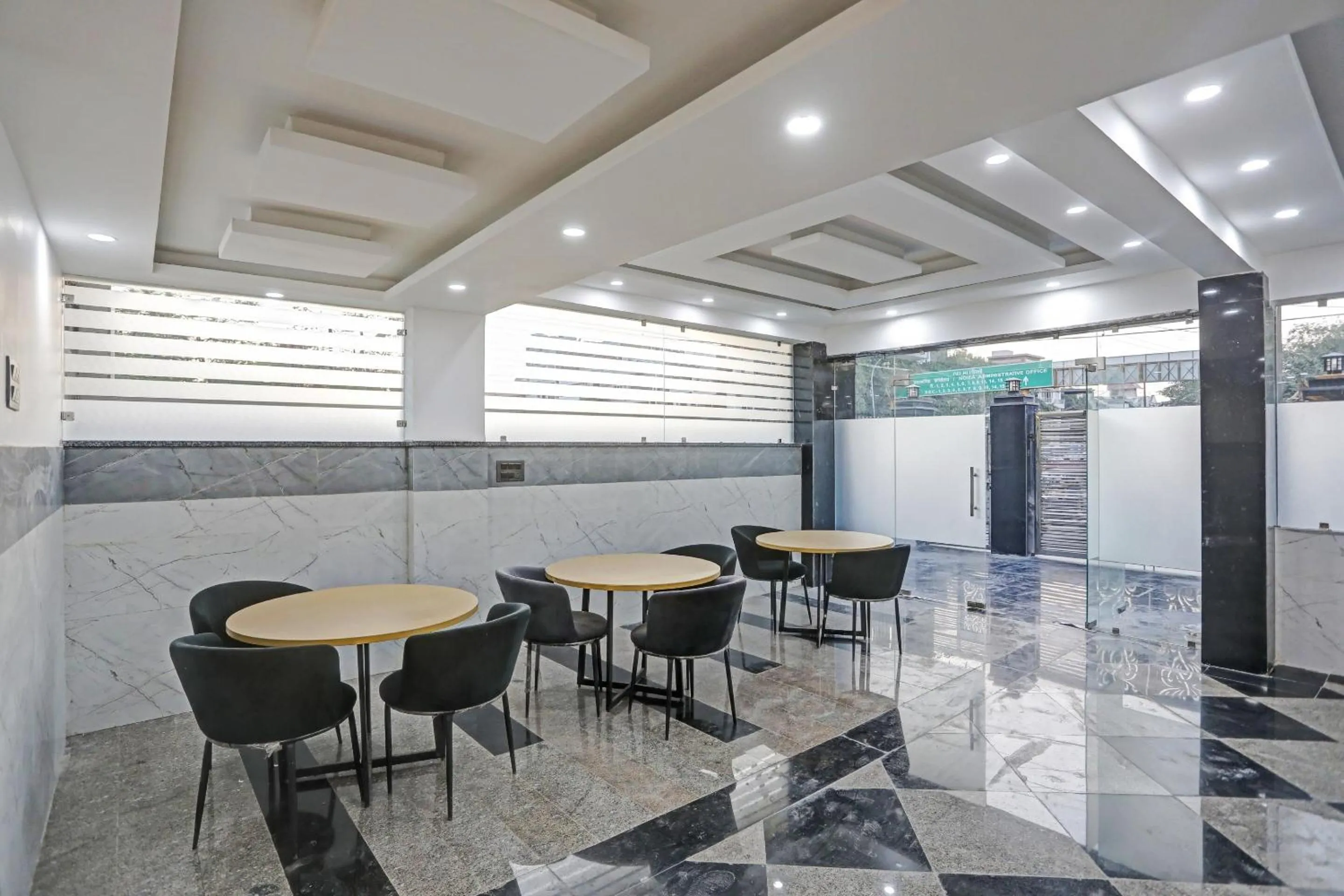 Dining area in Townhouse Xanthe - Boutique Hotel