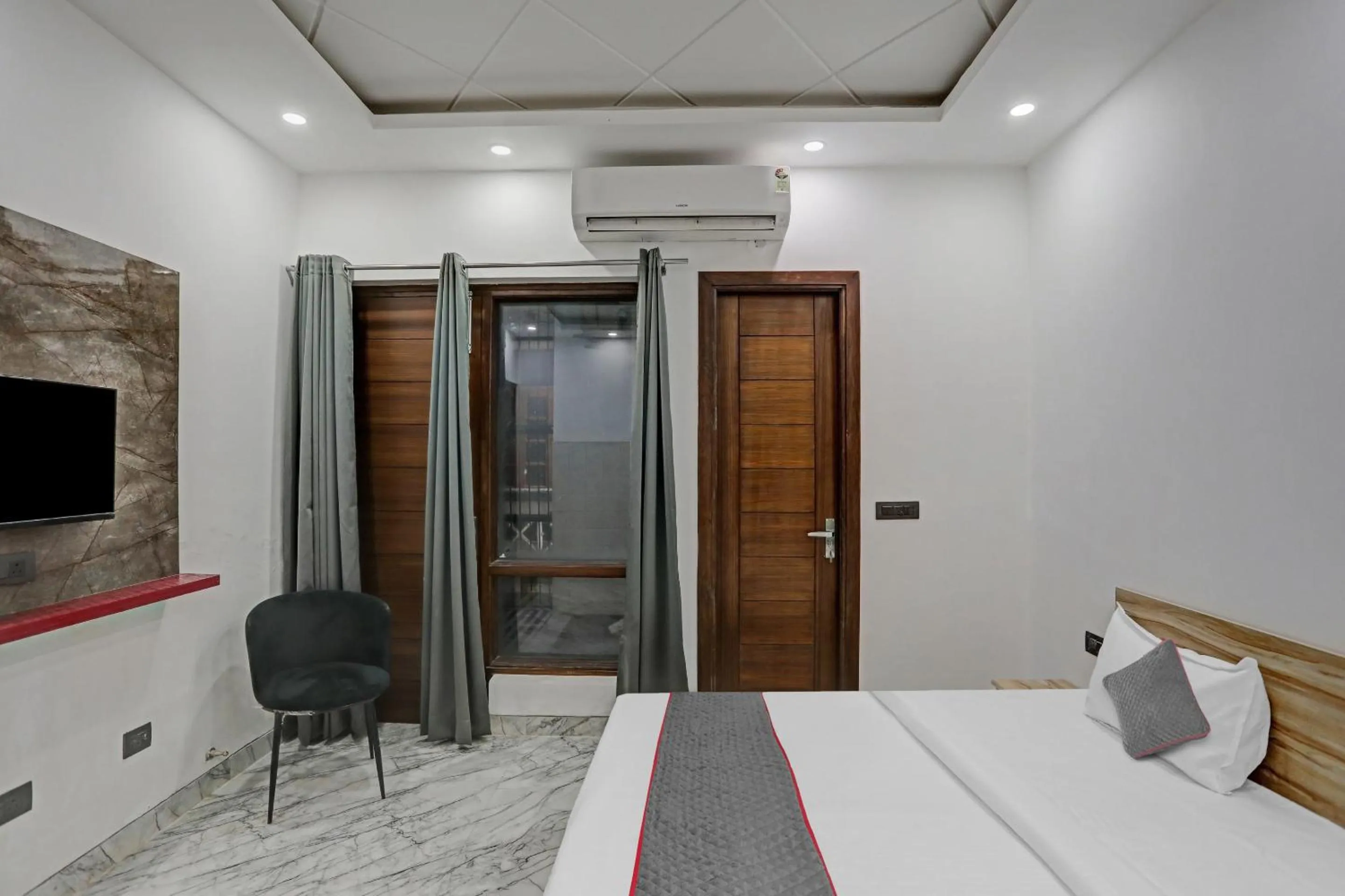 Bedroom, Bed in Townhouse Xanthe - Boutique Hotel