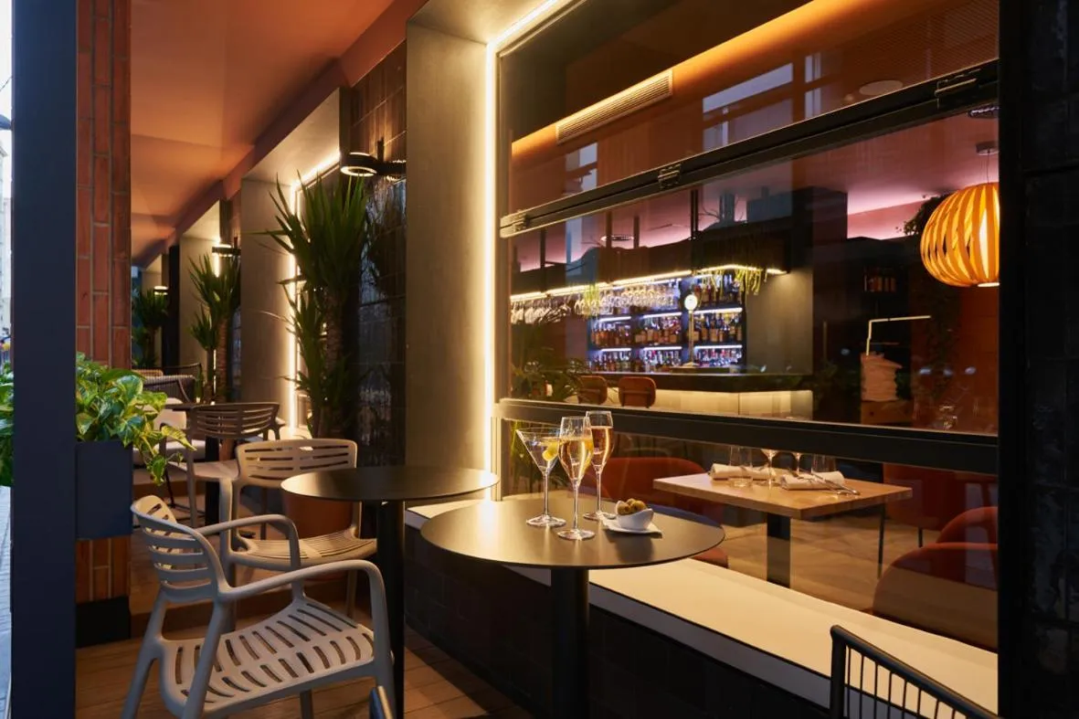 Restaurant/places to eat in Aparthotel Augusta