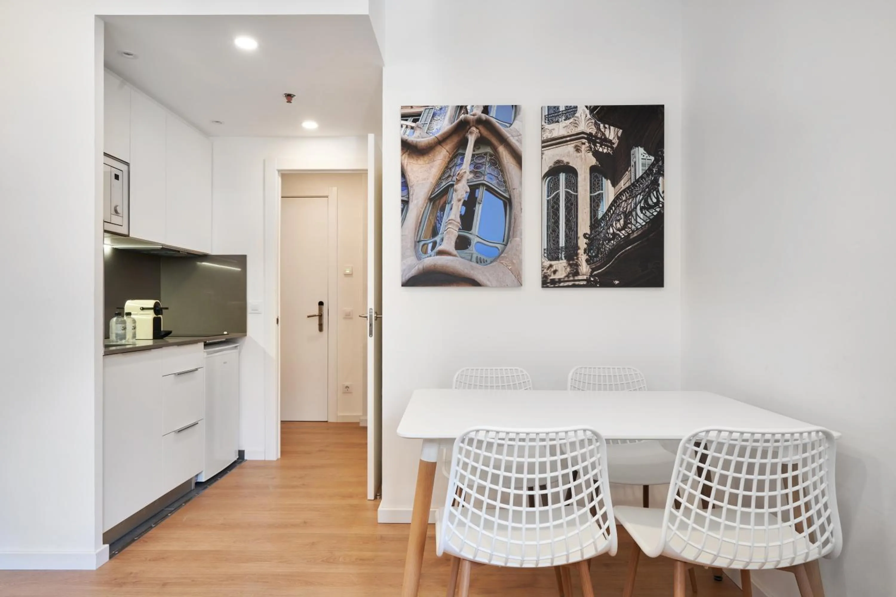 Kitchen or kitchenette in Aparthotel Augusta