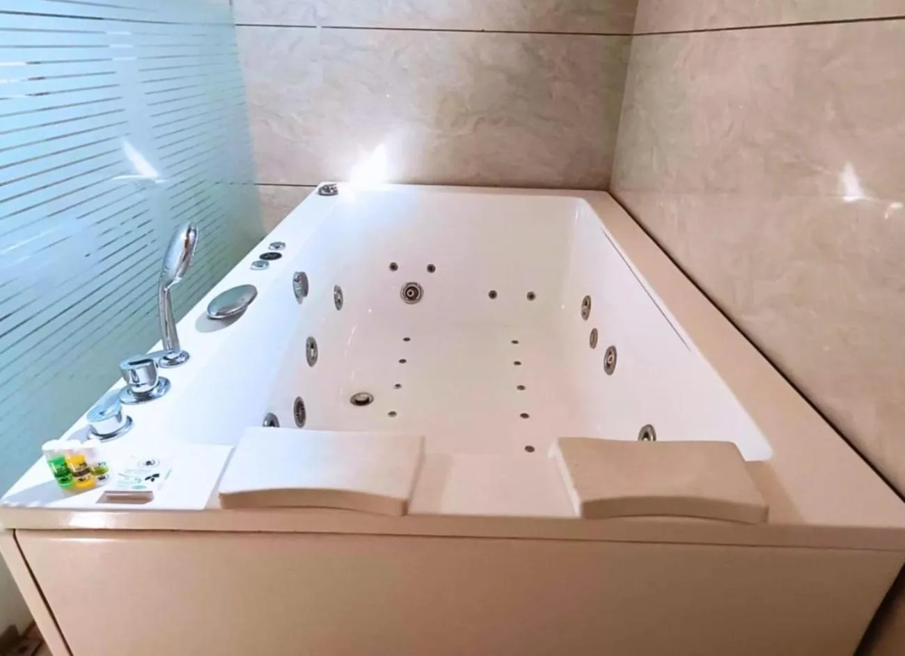 Bathroom in KK Jungle View Resort - Jim Corbett