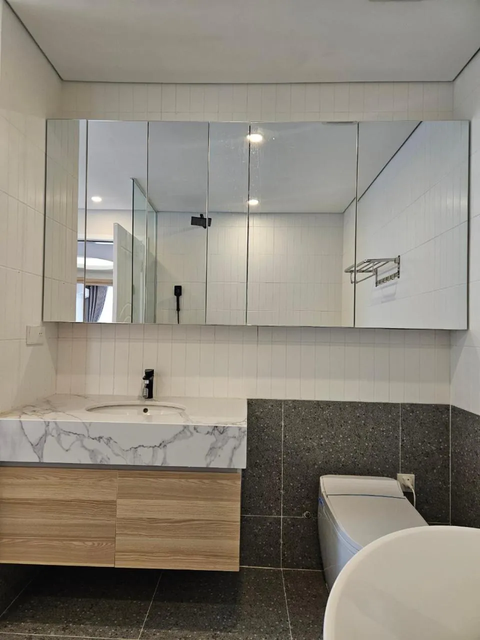 Bathroom in Ruby Serviced Apartment Phan Ke Binh