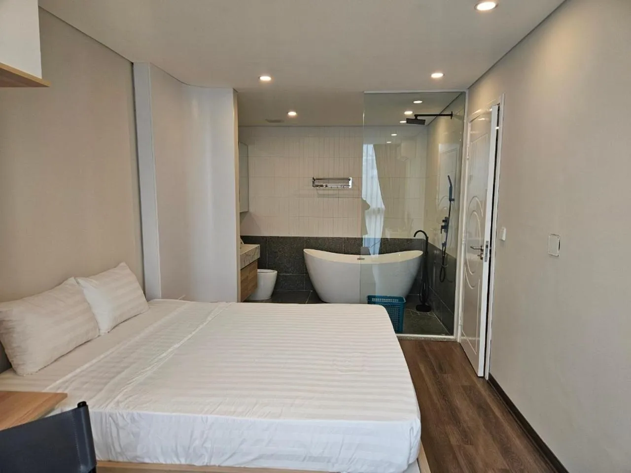 Photo of the whole room, Bed in Ruby Serviced Apartment Phan Ke Binh
