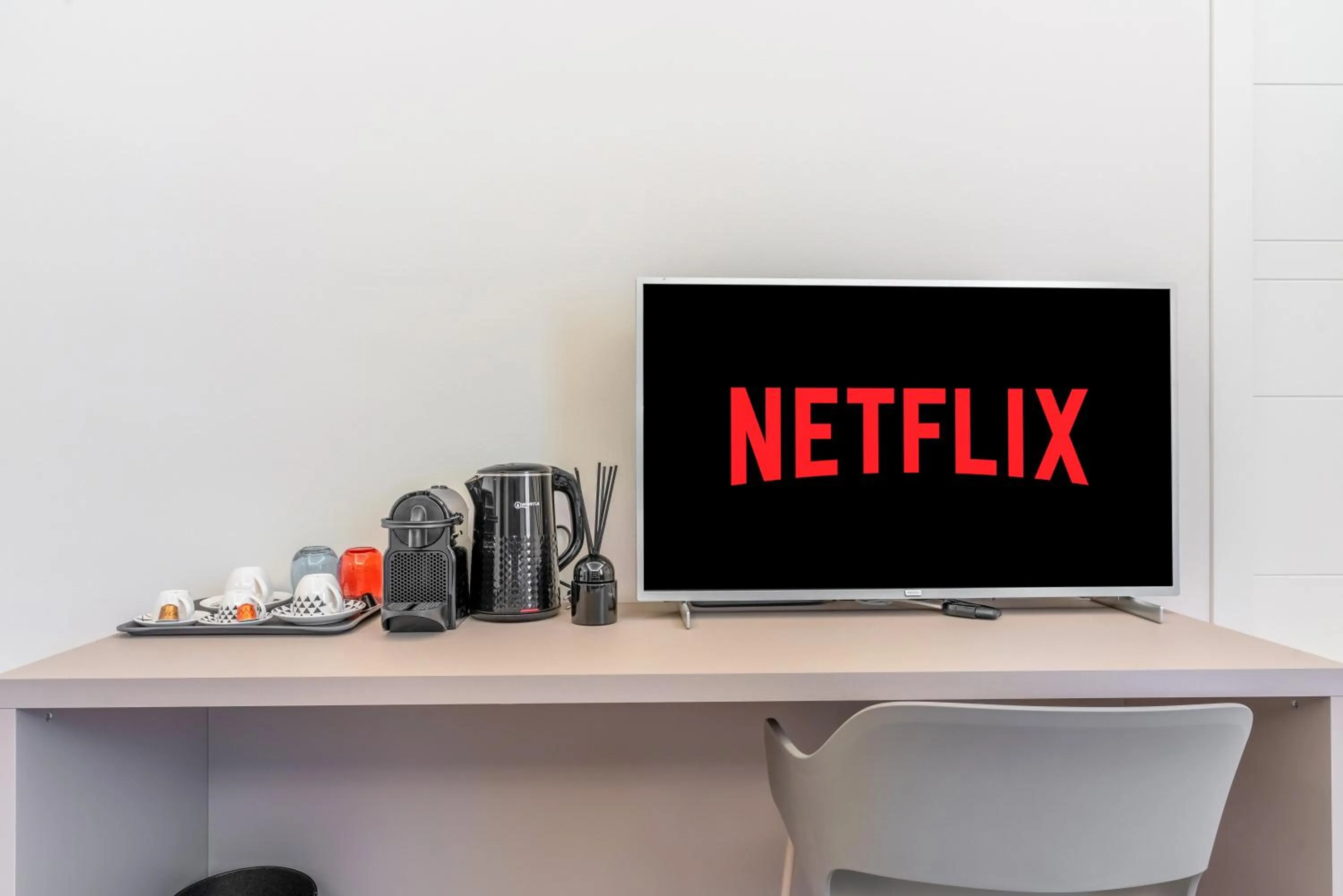 TV and multimedia in Meneghina Suites Foresteria Lombarda