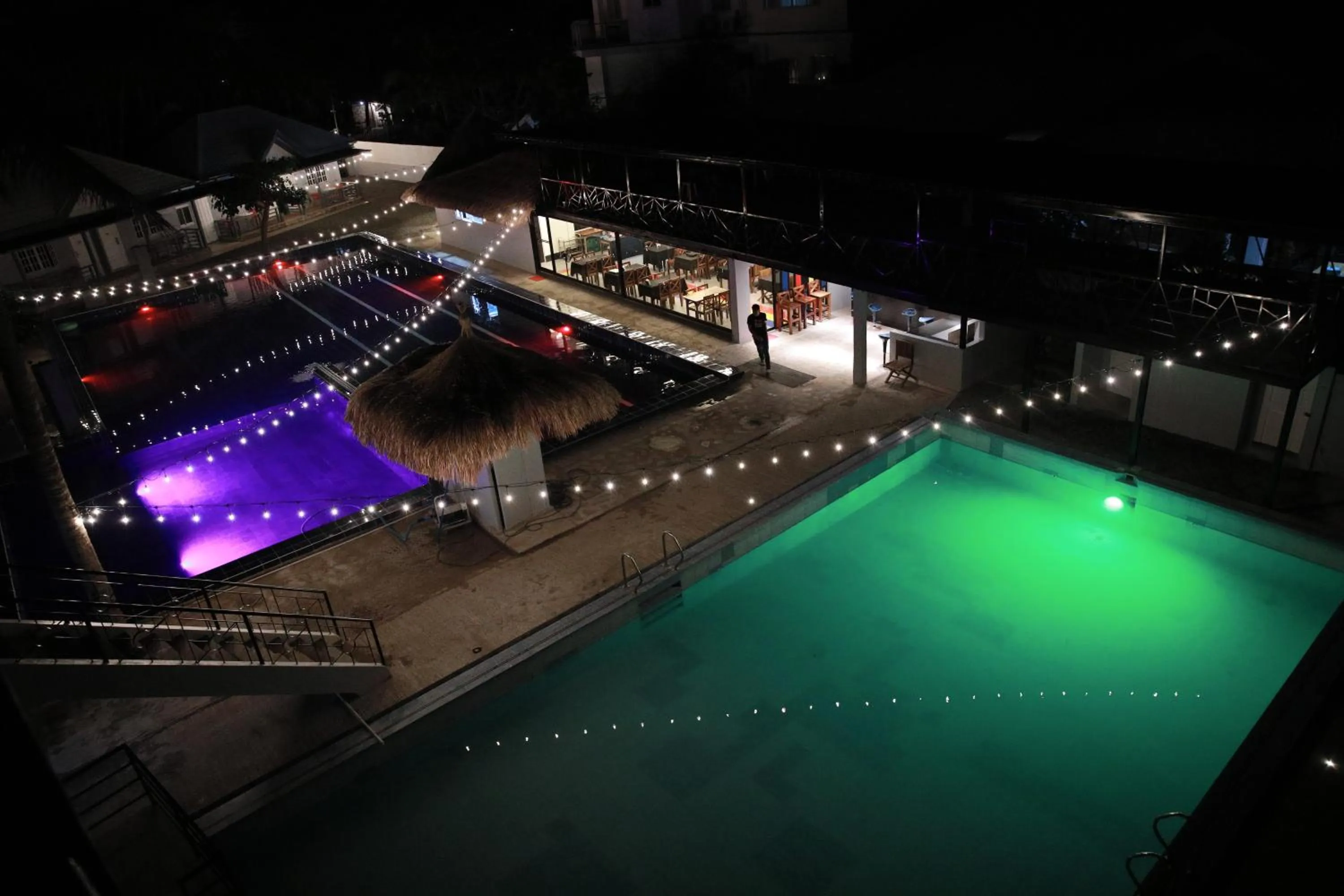 Night in 버진 아일랜드 리조트 Virgin Island Resort Restaurant & Spa