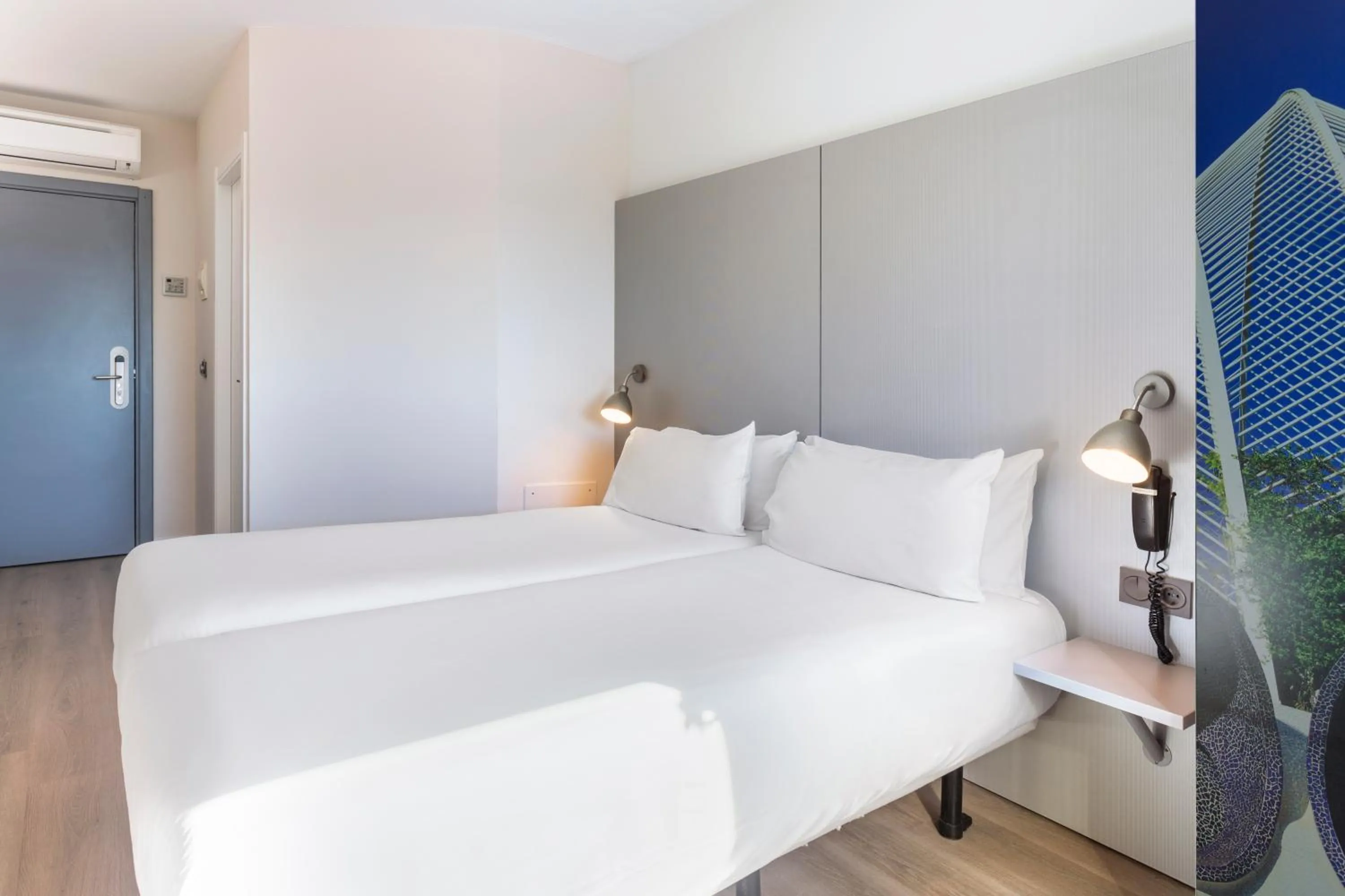 Bed in B&B HOTEL Valencia Aeropuerto