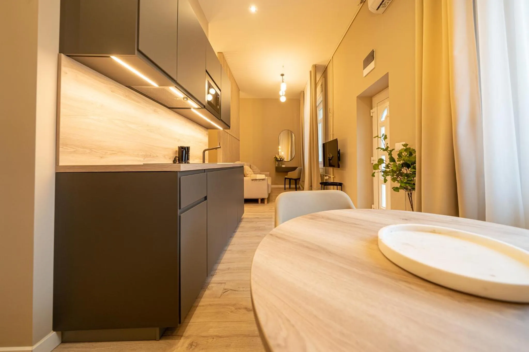 Photo of the whole room in Karoly Boutique Suites, Best Location by BQA