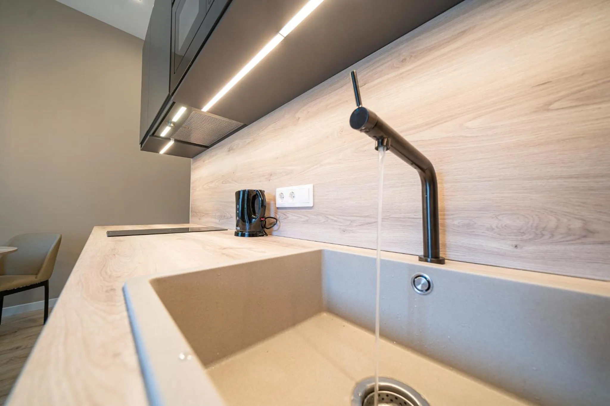 Kitchen or kitchenette in Karoly Boutique Suites, Best Location by BQA