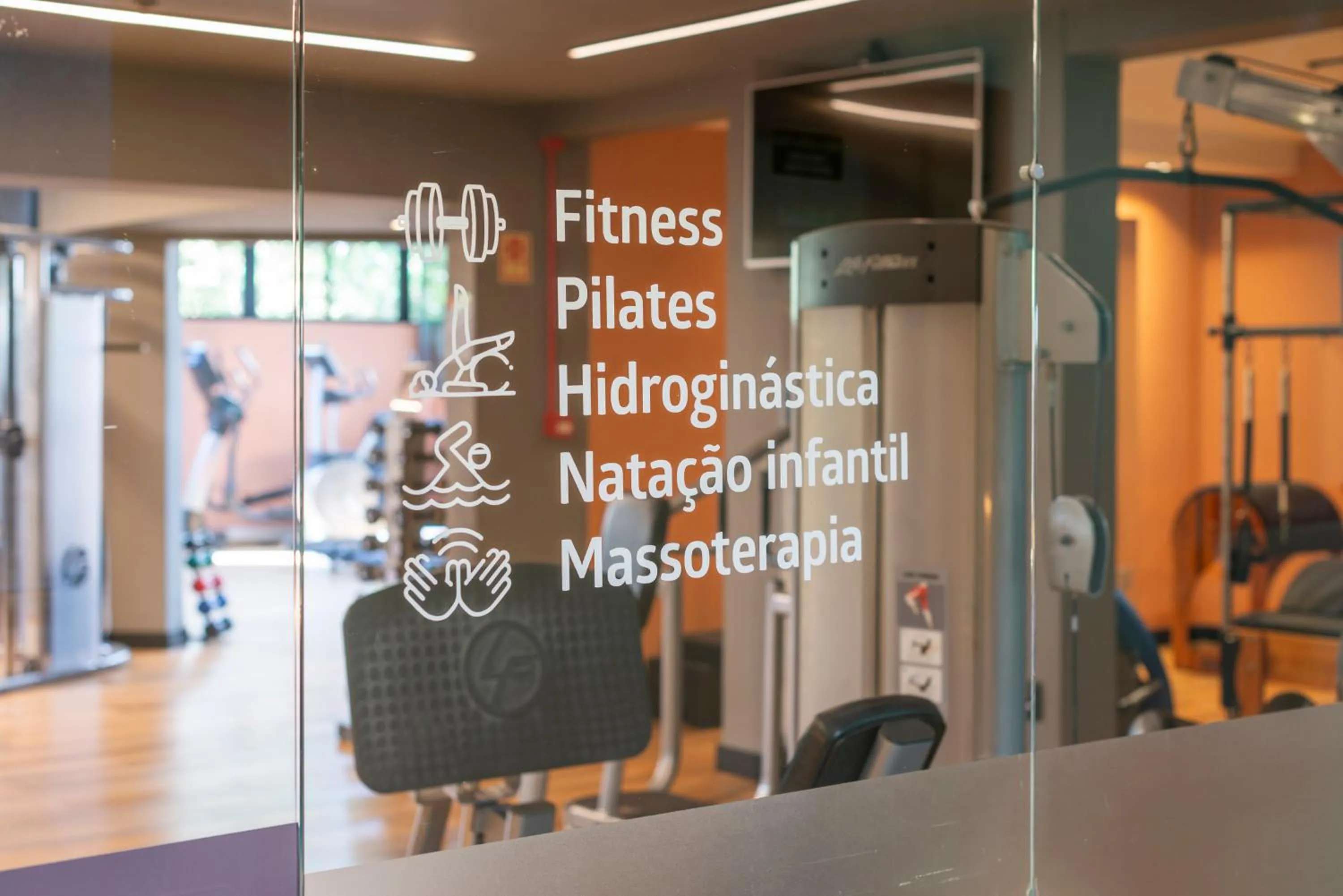 Fitness centre/facilities in Manhattan Porto Alegre by Mercure - 5 minutos do Hospital Moinhos de Vento