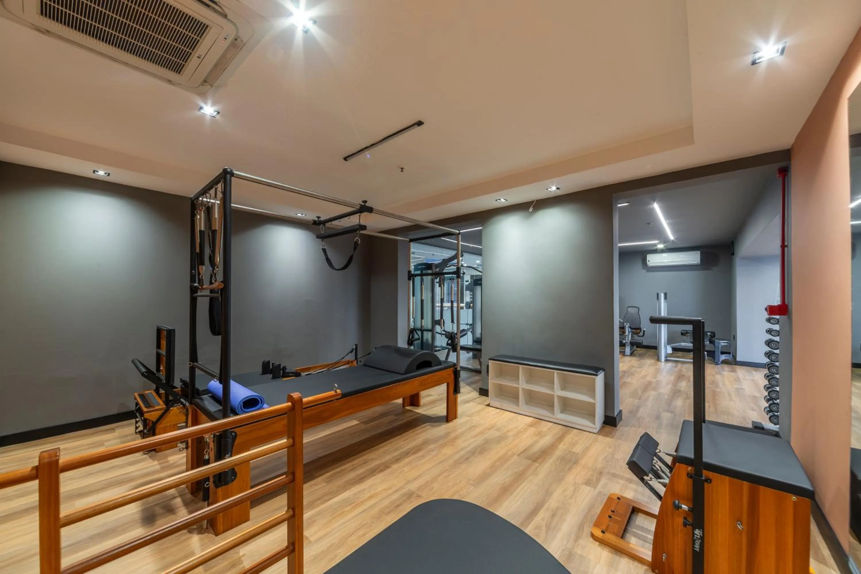 Fitness centre/facilities in Manhattan Porto Alegre by Mercure - 5 minutos do Hospital Moinhos de Vento