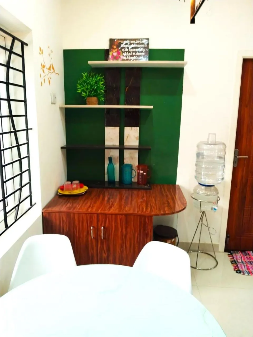 Living room, Bed in ASSHAPPYSTAYINN HOTEL