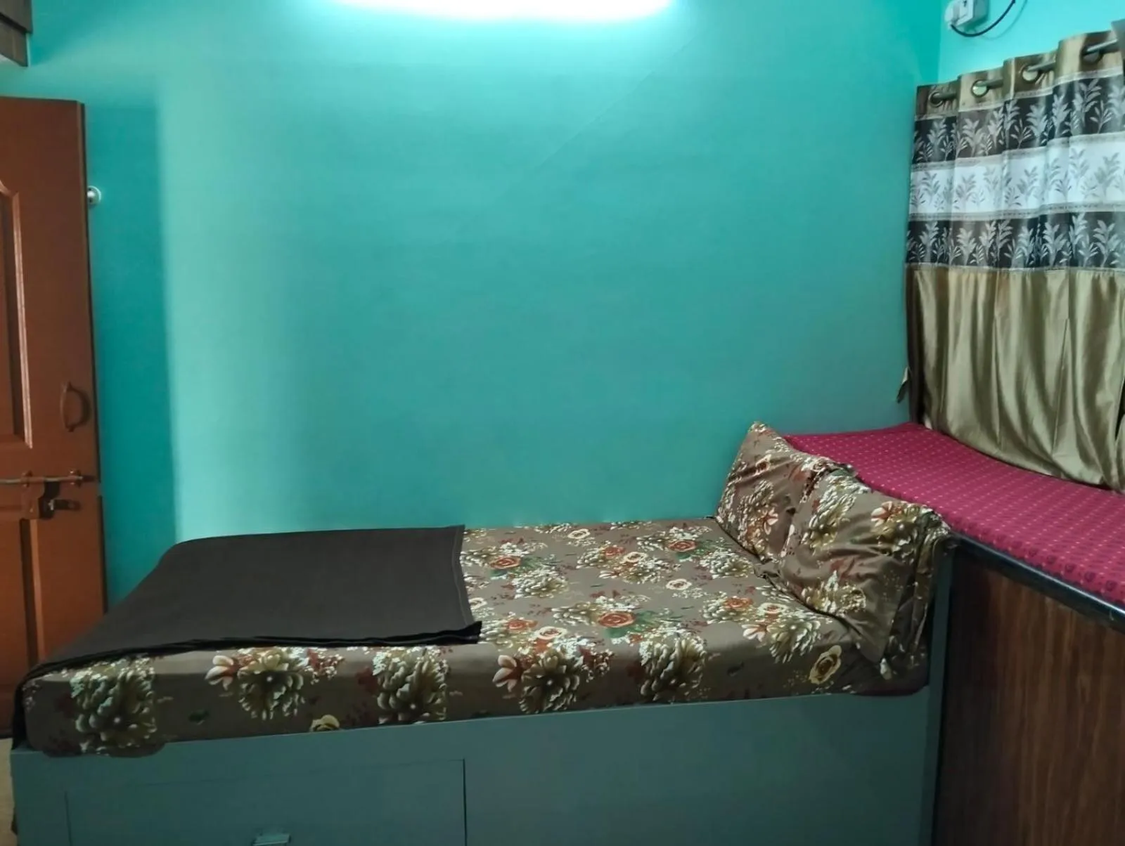 Bedroom, Bed in ASSHAPPYSTAYINN HOTEL