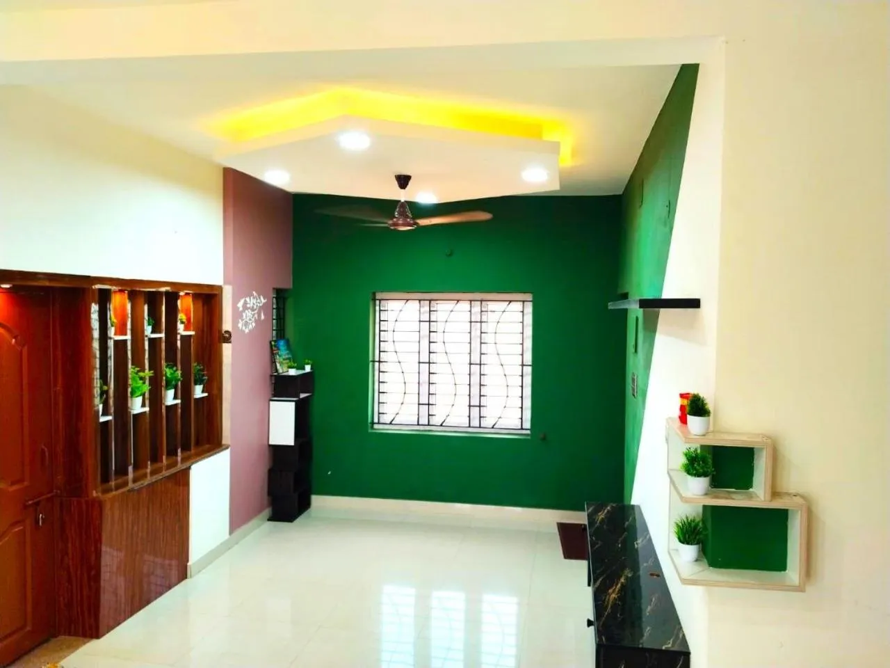 Property building in ASSHAPPYSTAYINN HOTEL