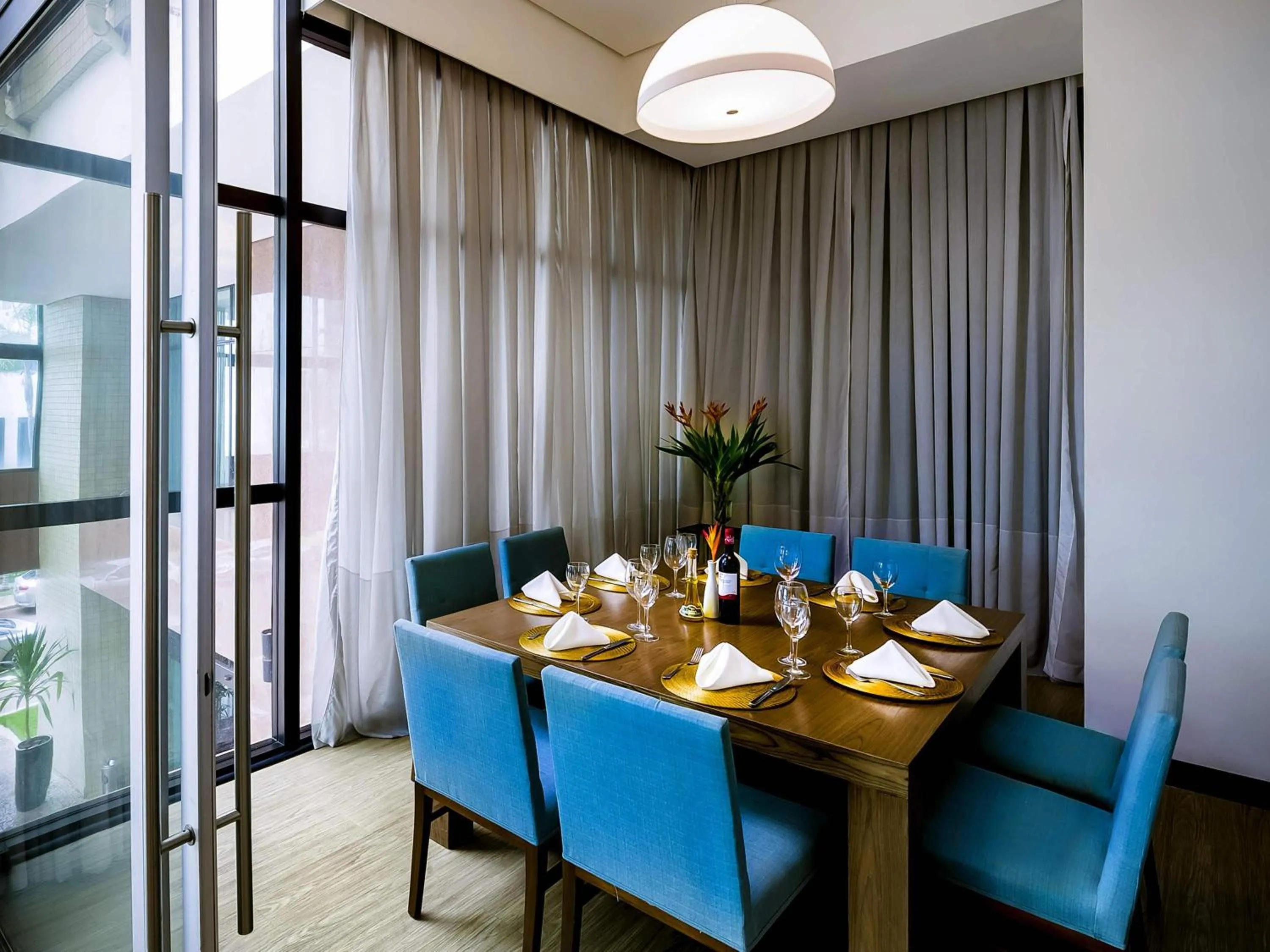 Lounge or bar in Grand Mercure Brasilia Eixo Monumental