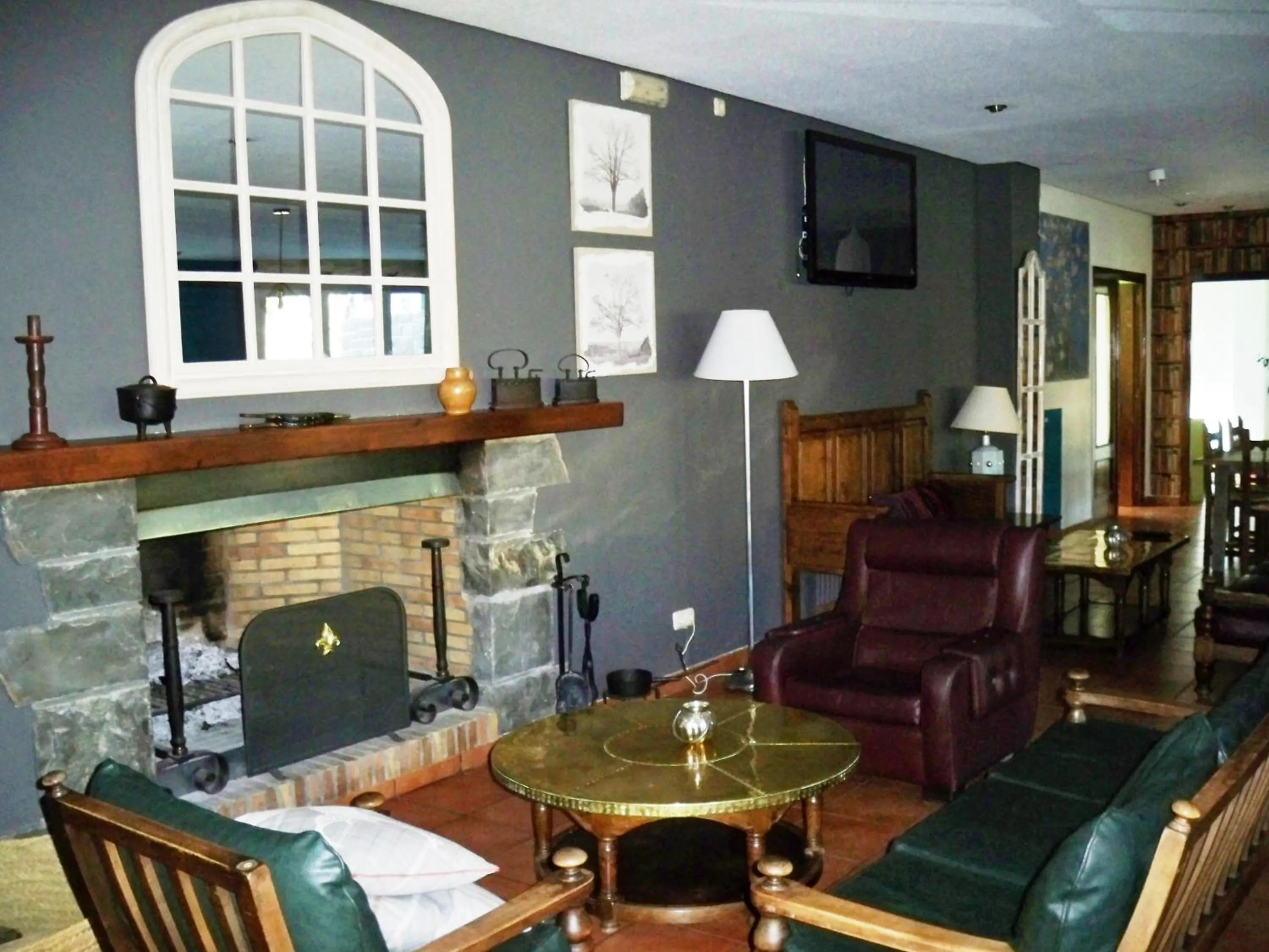 Communal lounge/ TV room in Hotel La Pardina