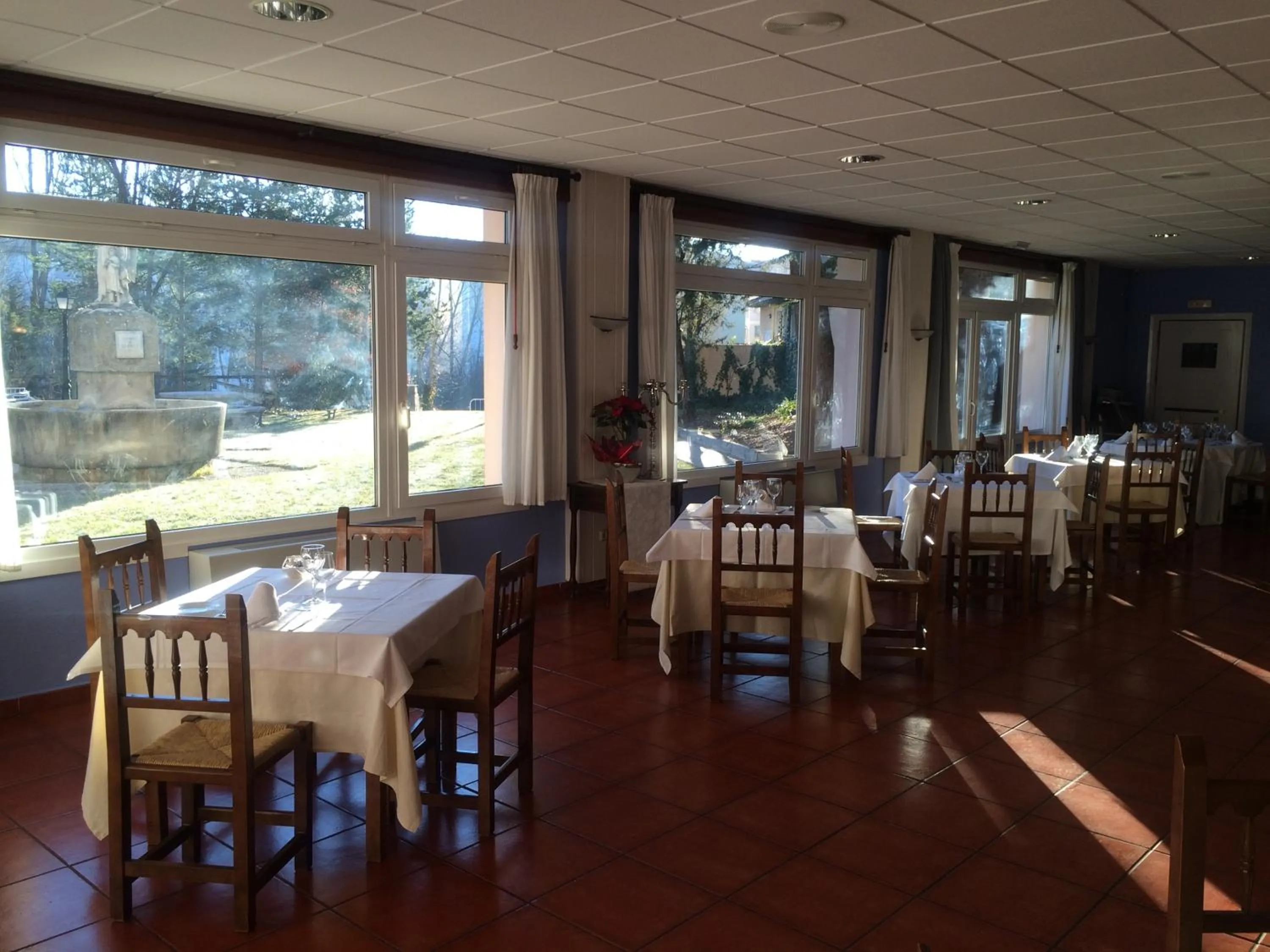 Restaurant/places to eat in Hotel La Pardina