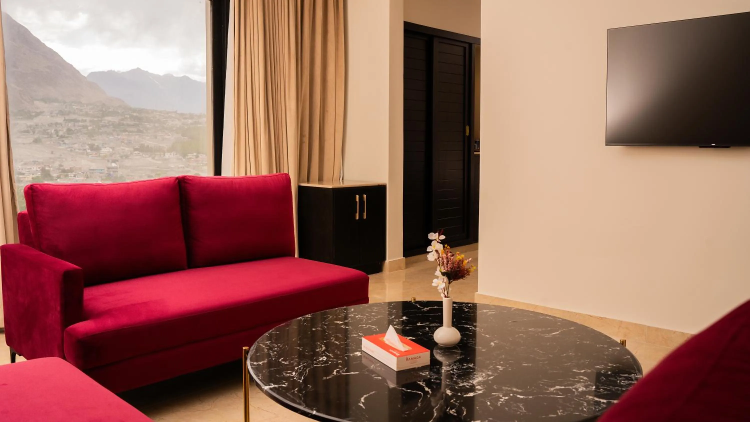 TV and multimedia in Ramada Resort by Wyndham Gilgit