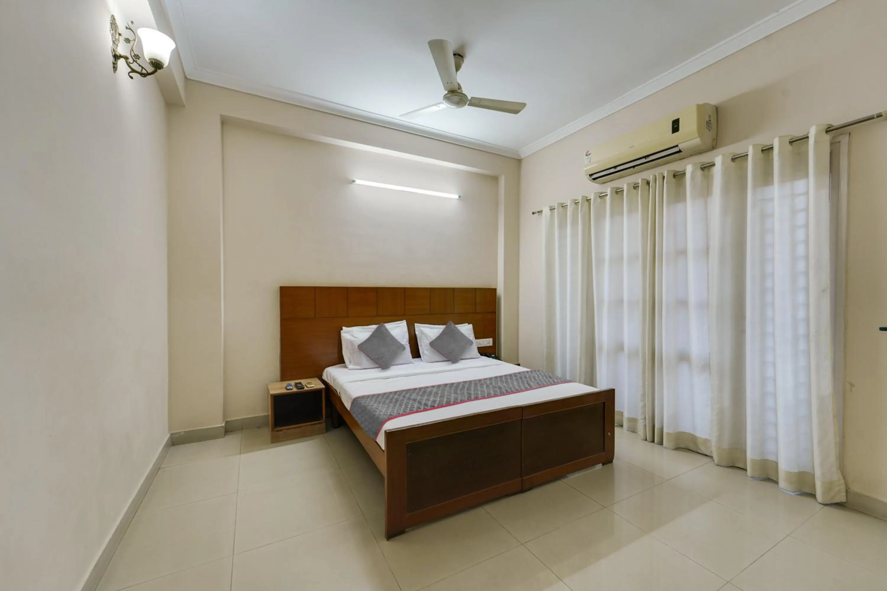 Bedroom, Bed in Townhouse Garden City Chennai