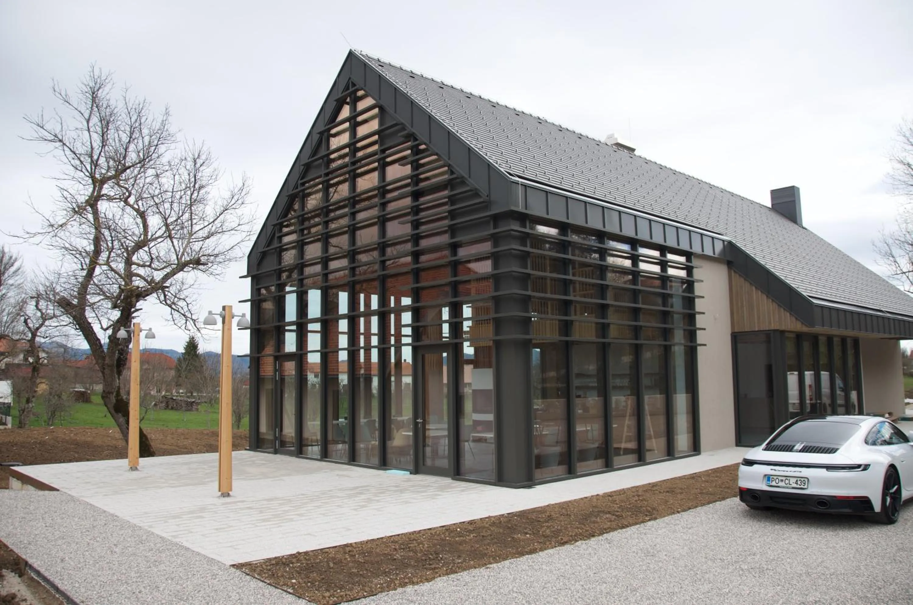 Property building in PIRA HOTEL