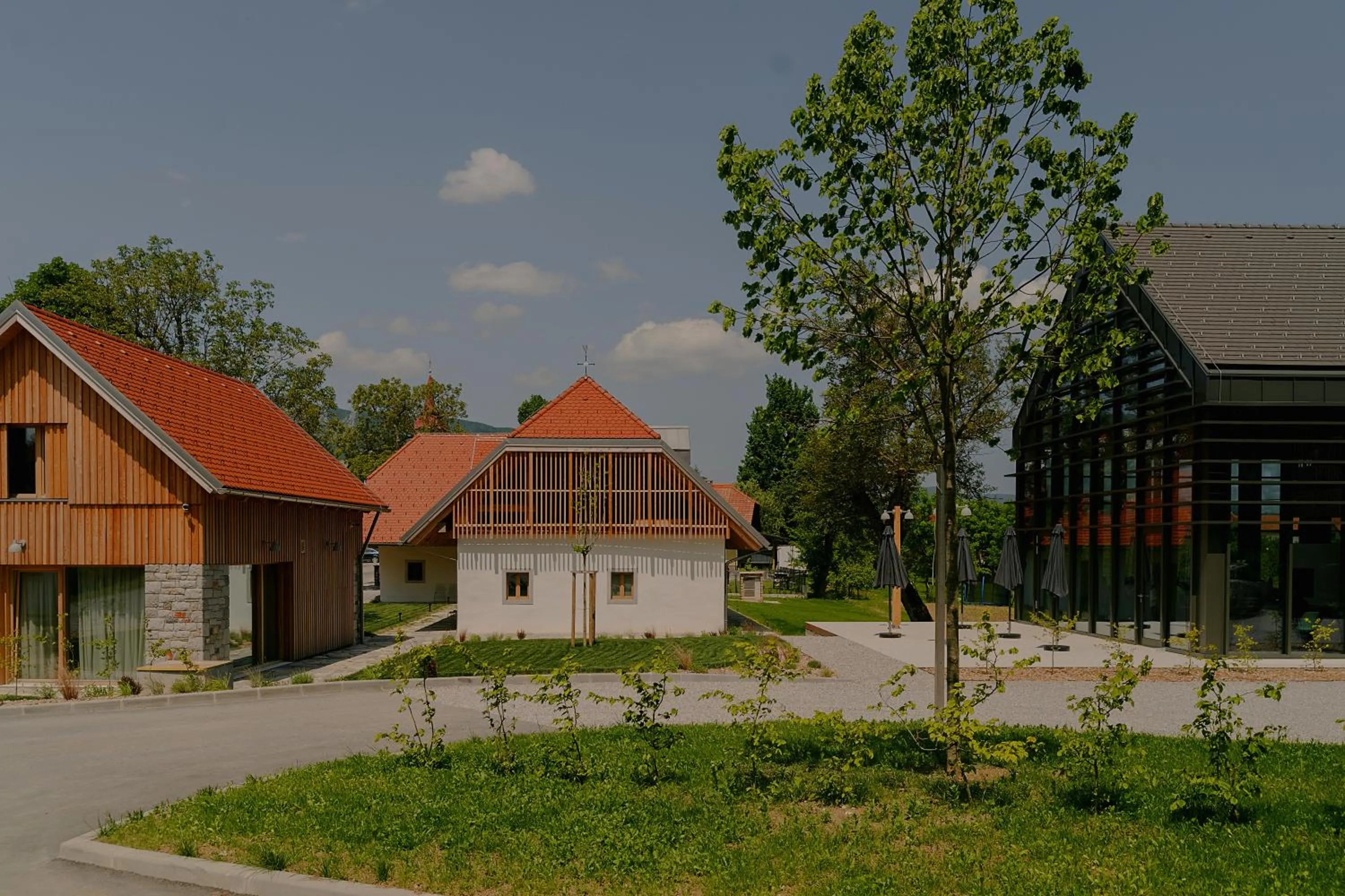 Property building in PIRA HOTEL