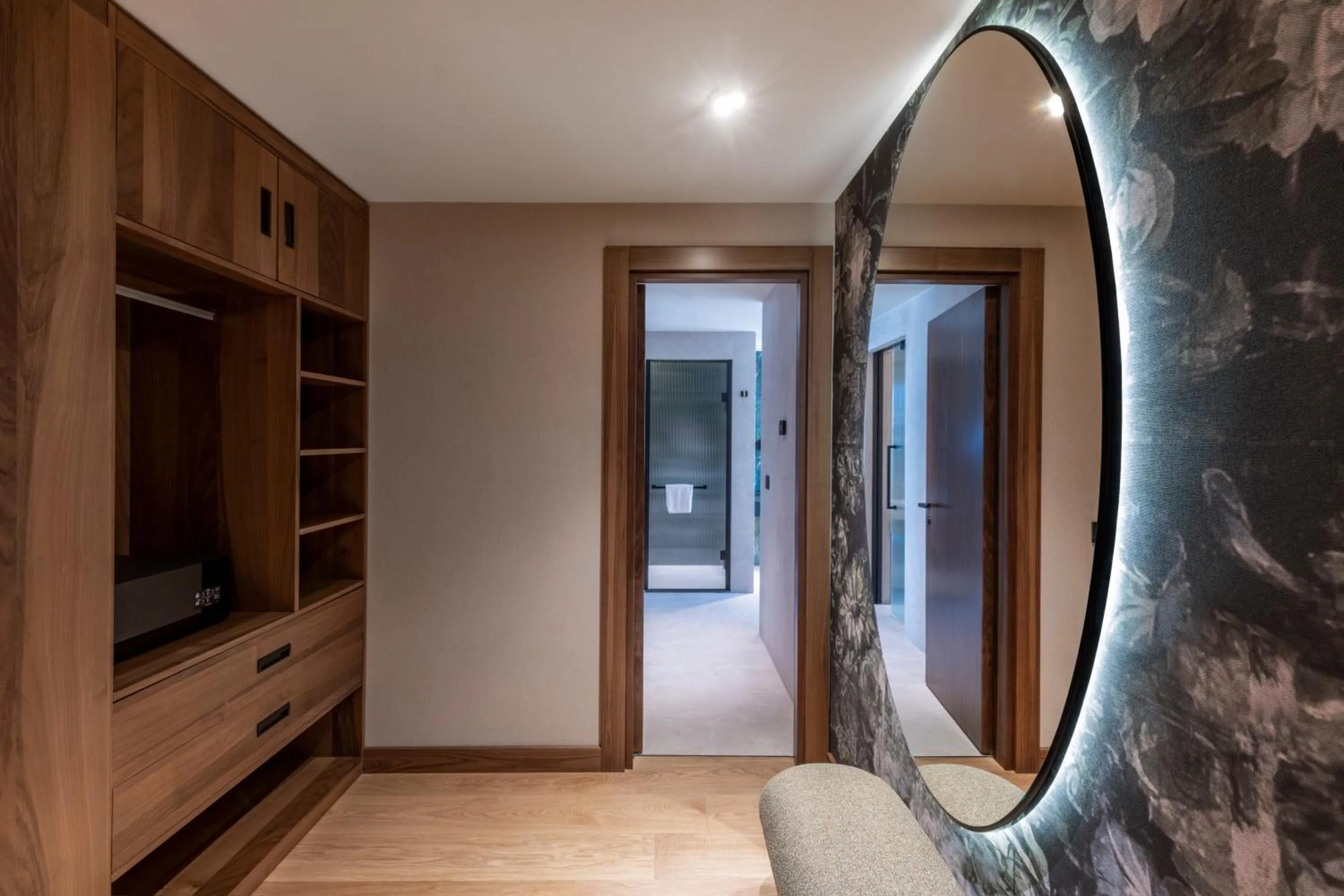 wardrobe in Swissôtel Tbilisi