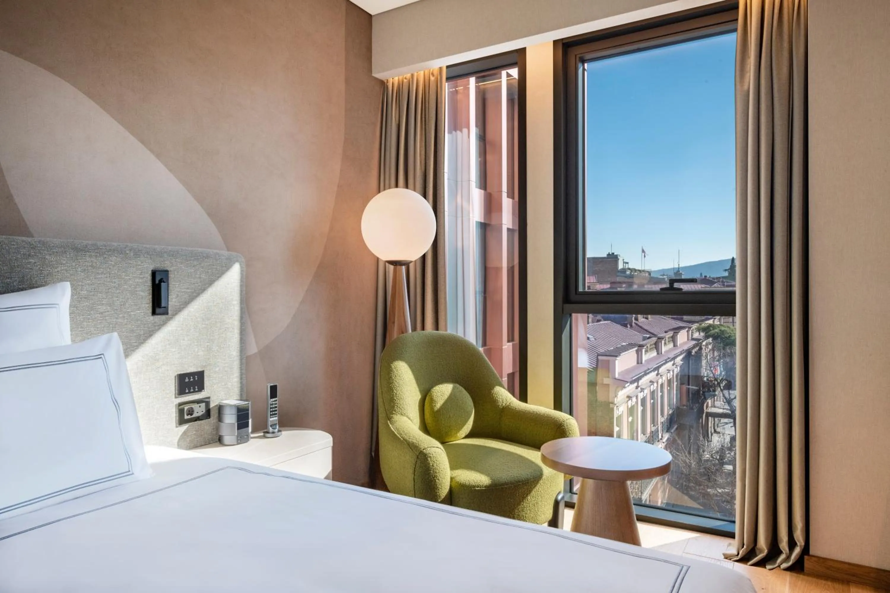 View (from property/room), Bed in Swissôtel Tbilisi