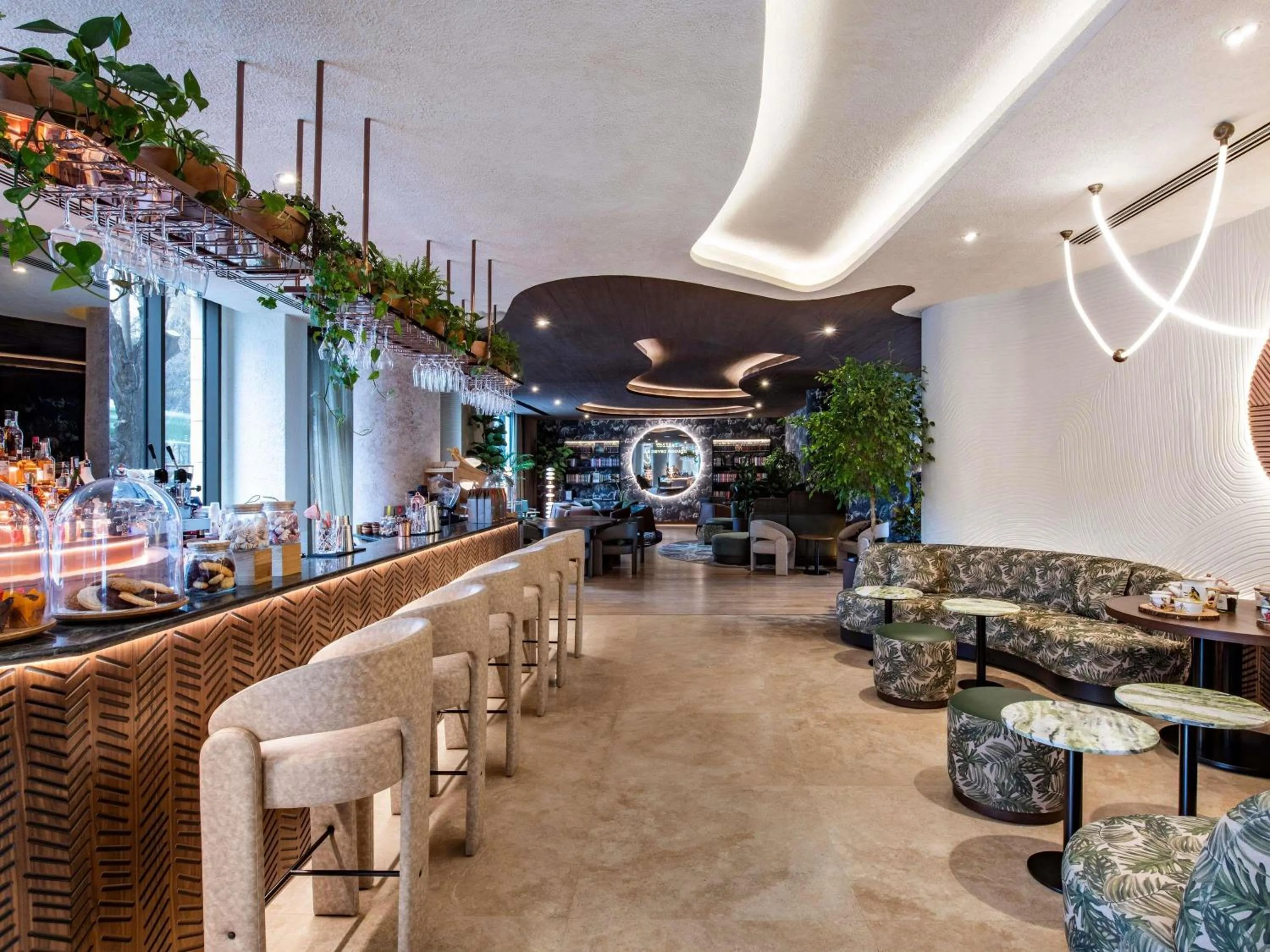 Lounge or bar in Swissôtel Tbilisi