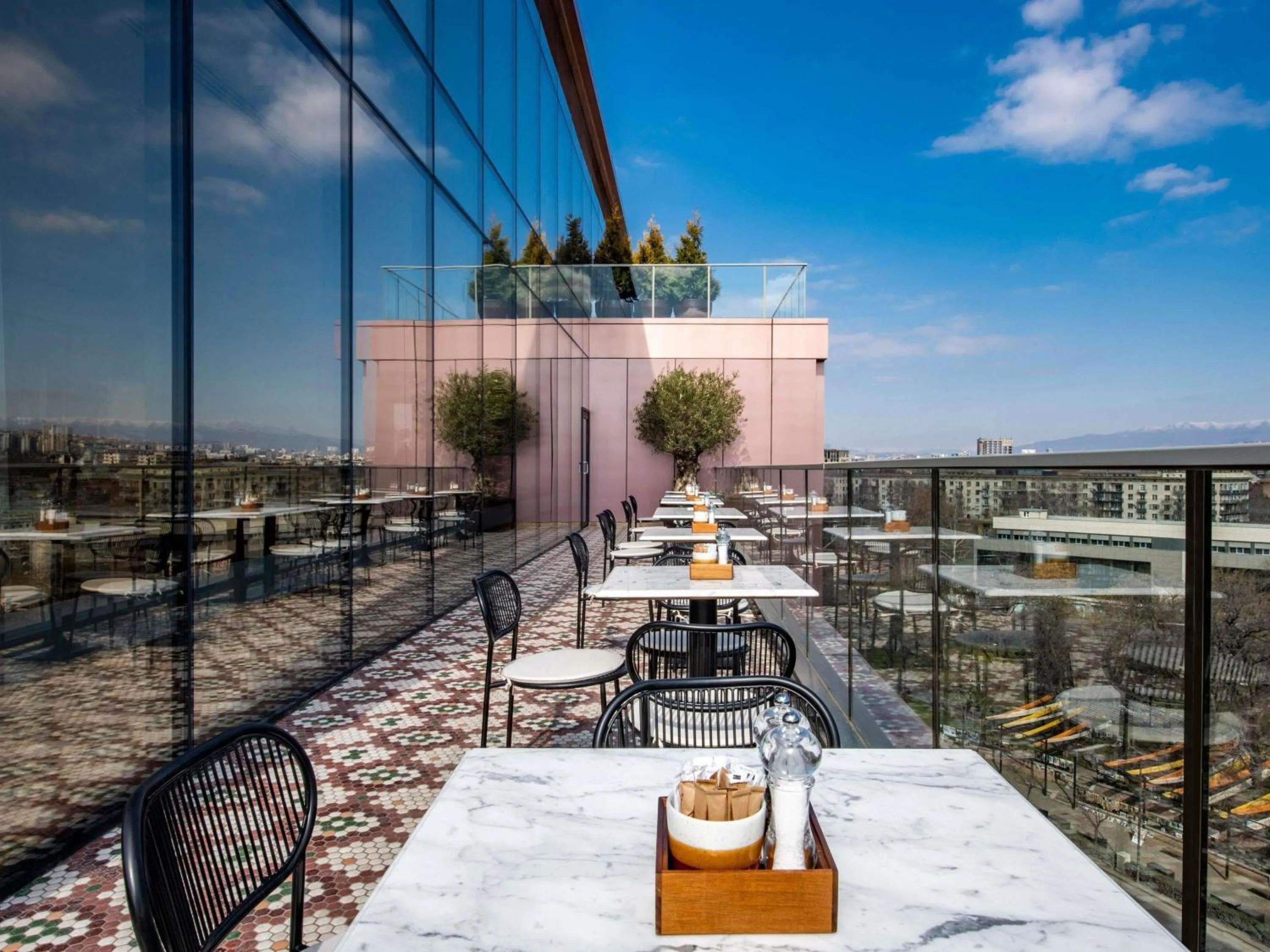 Restaurant/places to eat in Swissôtel Tbilisi