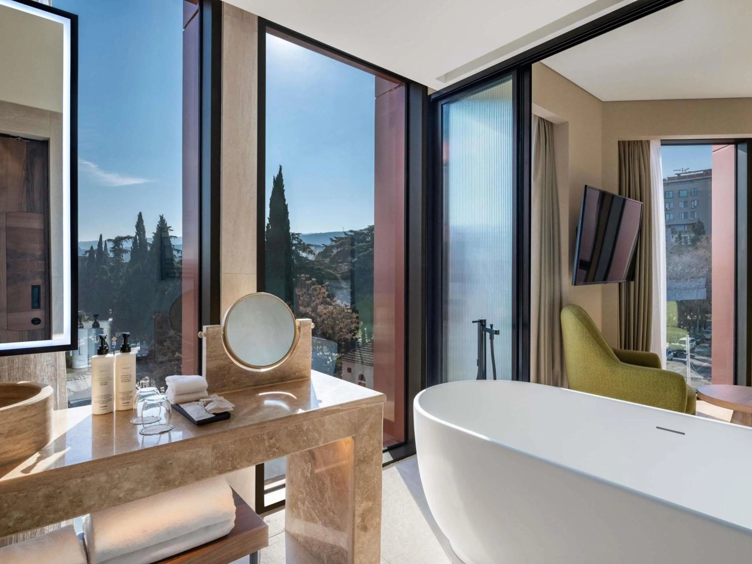 Bedroom in Swissôtel Tbilisi