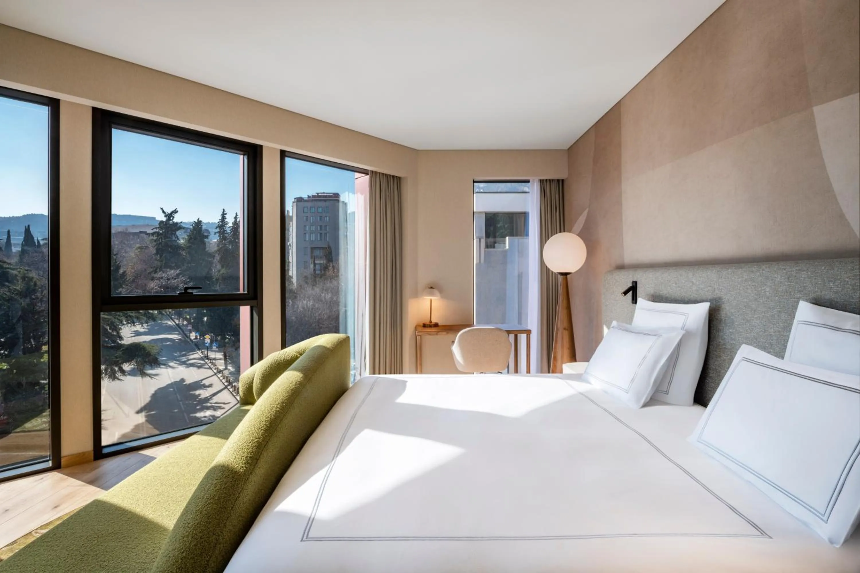 Bed in Swissôtel Tbilisi