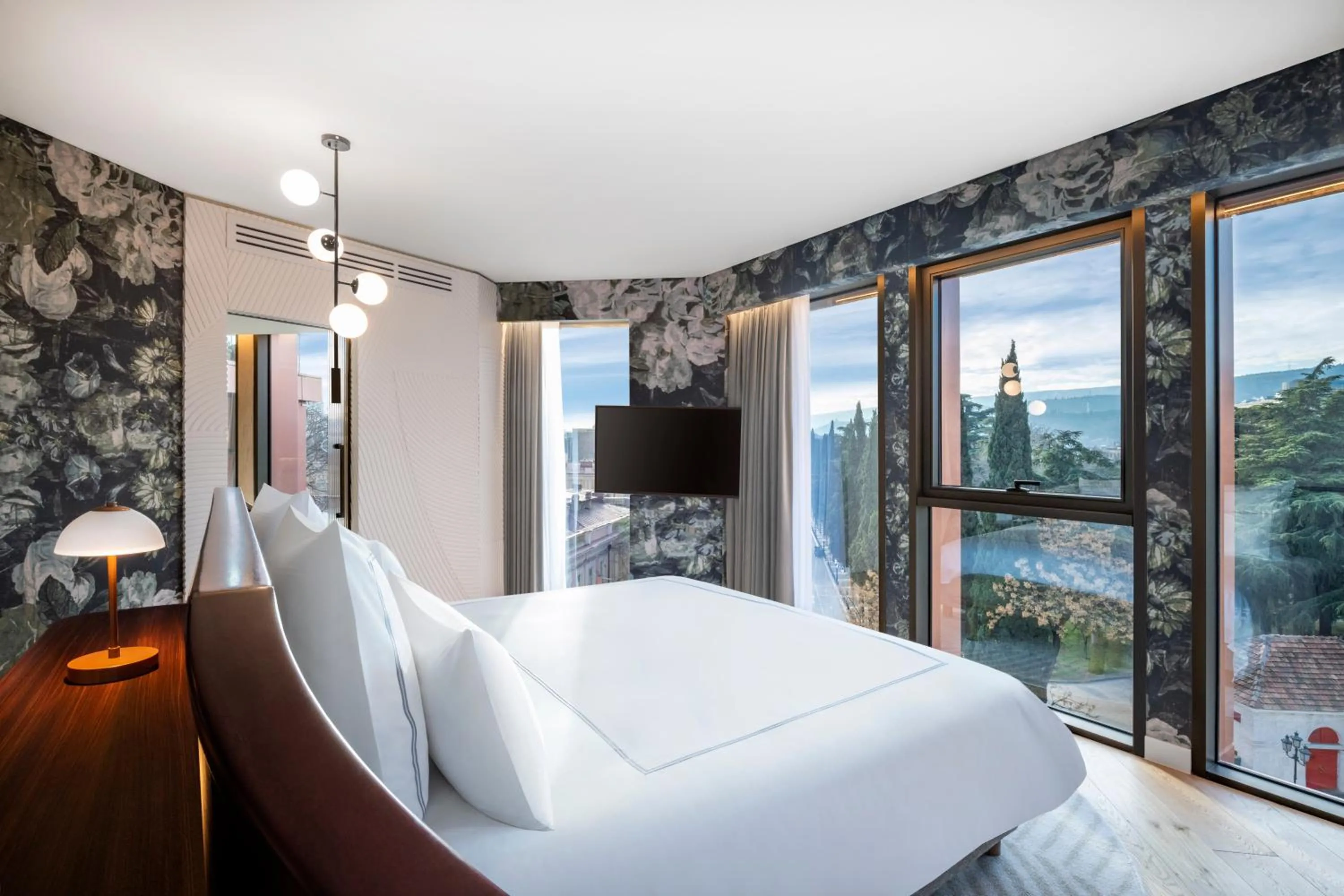 Bed in Swissôtel Tbilisi