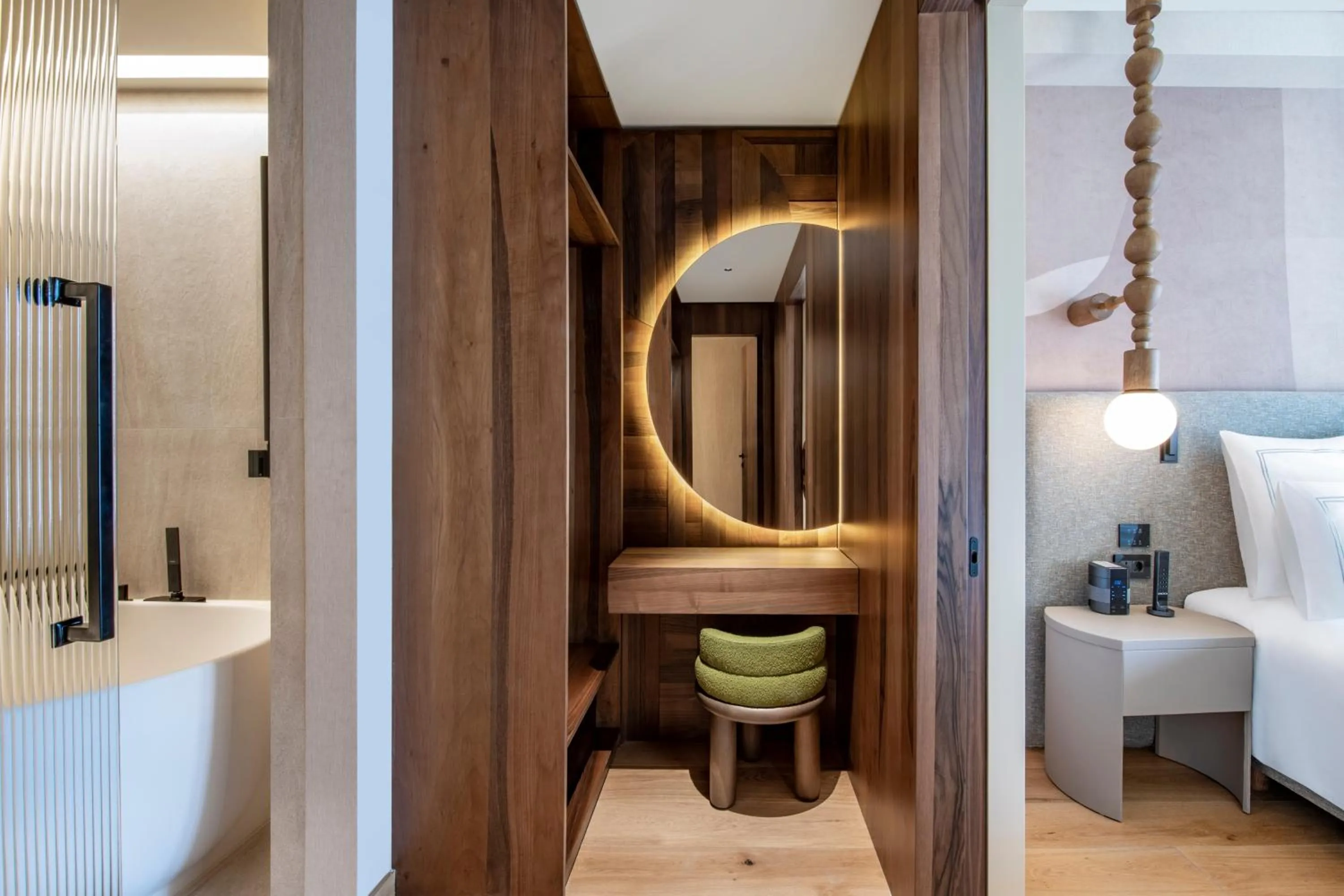 Bathroom, Bed in Swissôtel Tbilisi