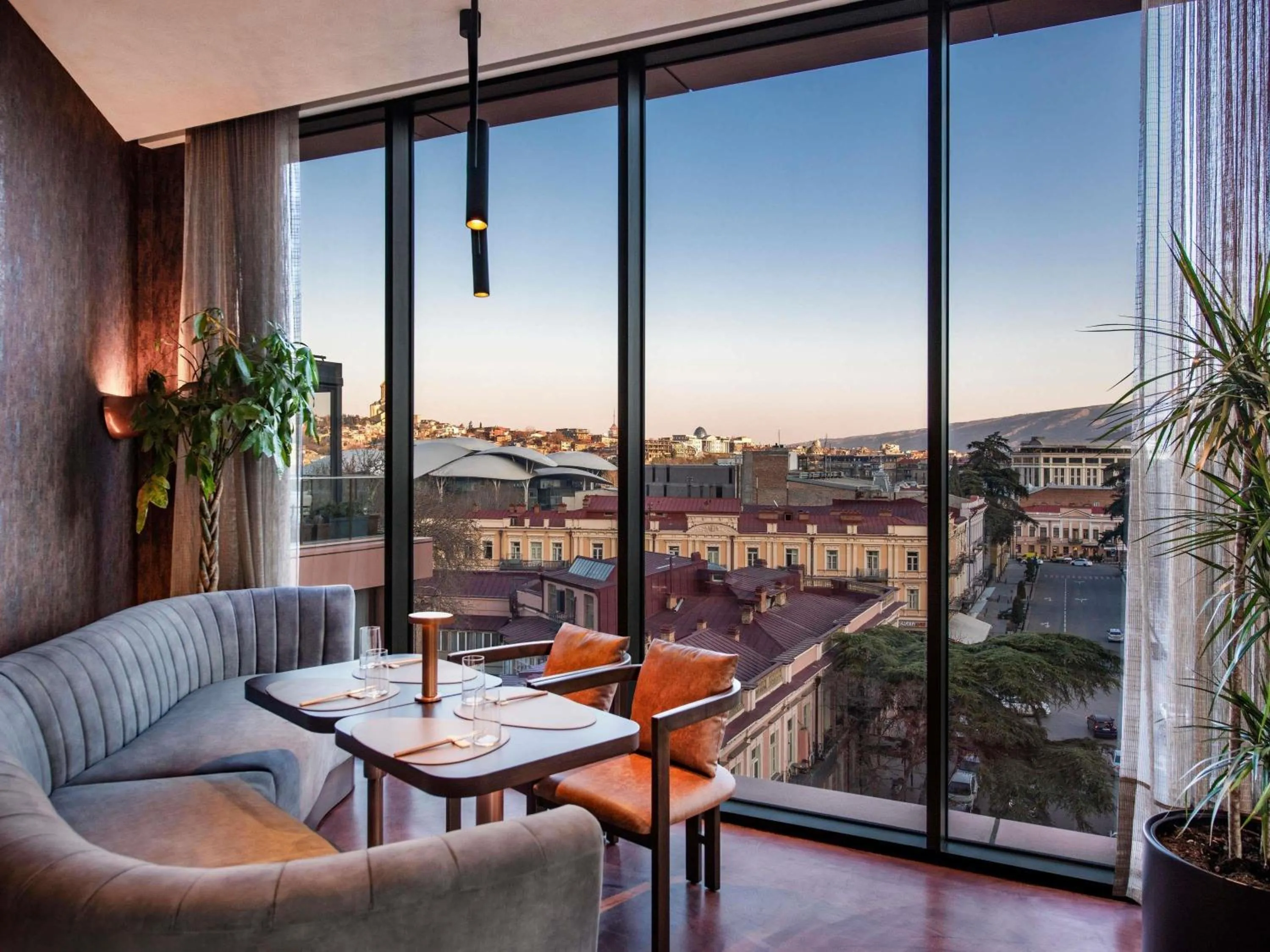 Lounge or bar in Swissôtel Tbilisi