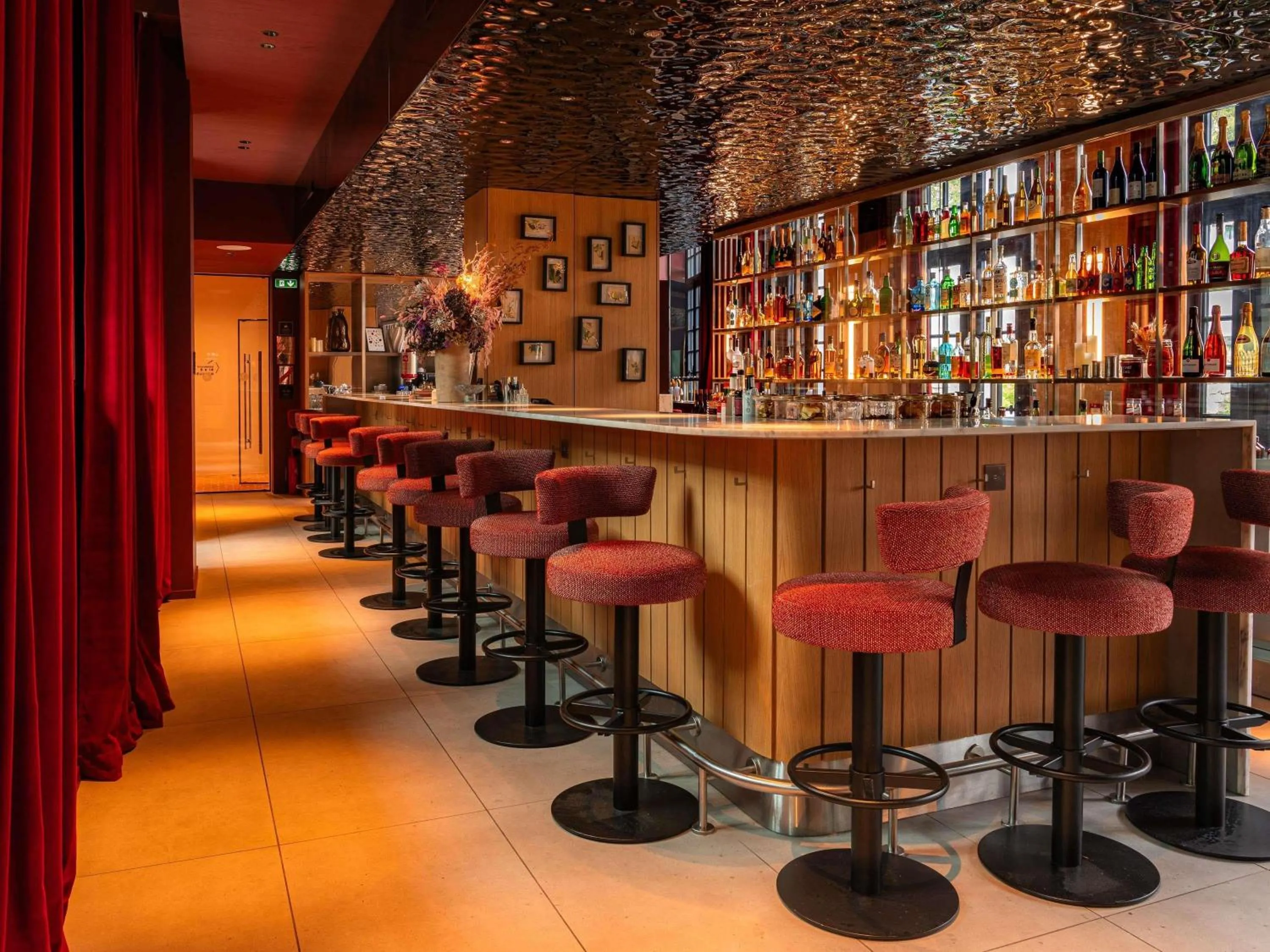 Lounge or bar in Domaine de la Reine Margot Paris-Issy - MGallery Collection