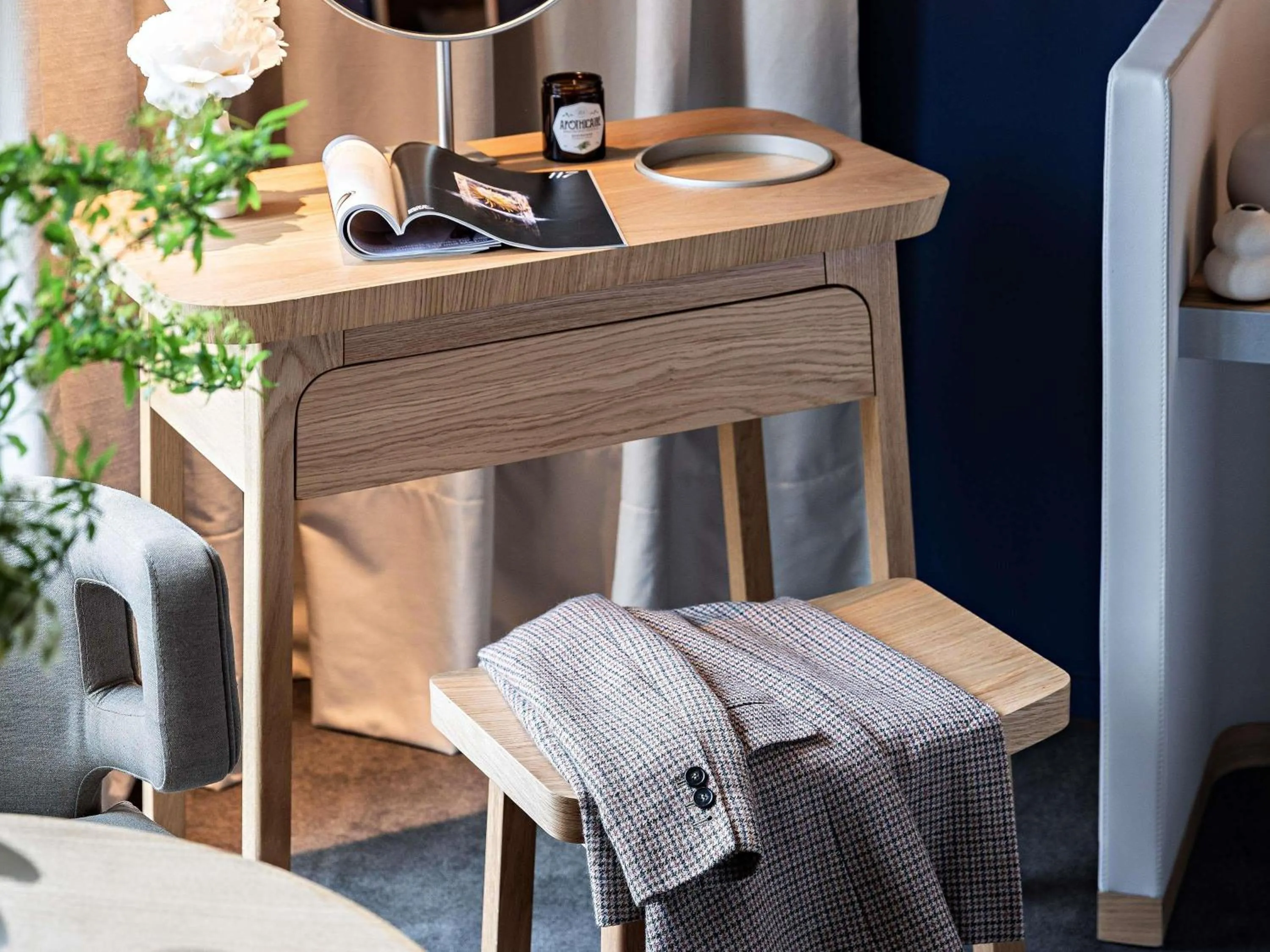 Bedroom in Domaine de la Reine Margot Paris-Issy - MGallery Collection