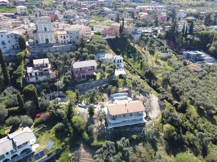 Villa Malù - APT Luisa Piscina e vista lago