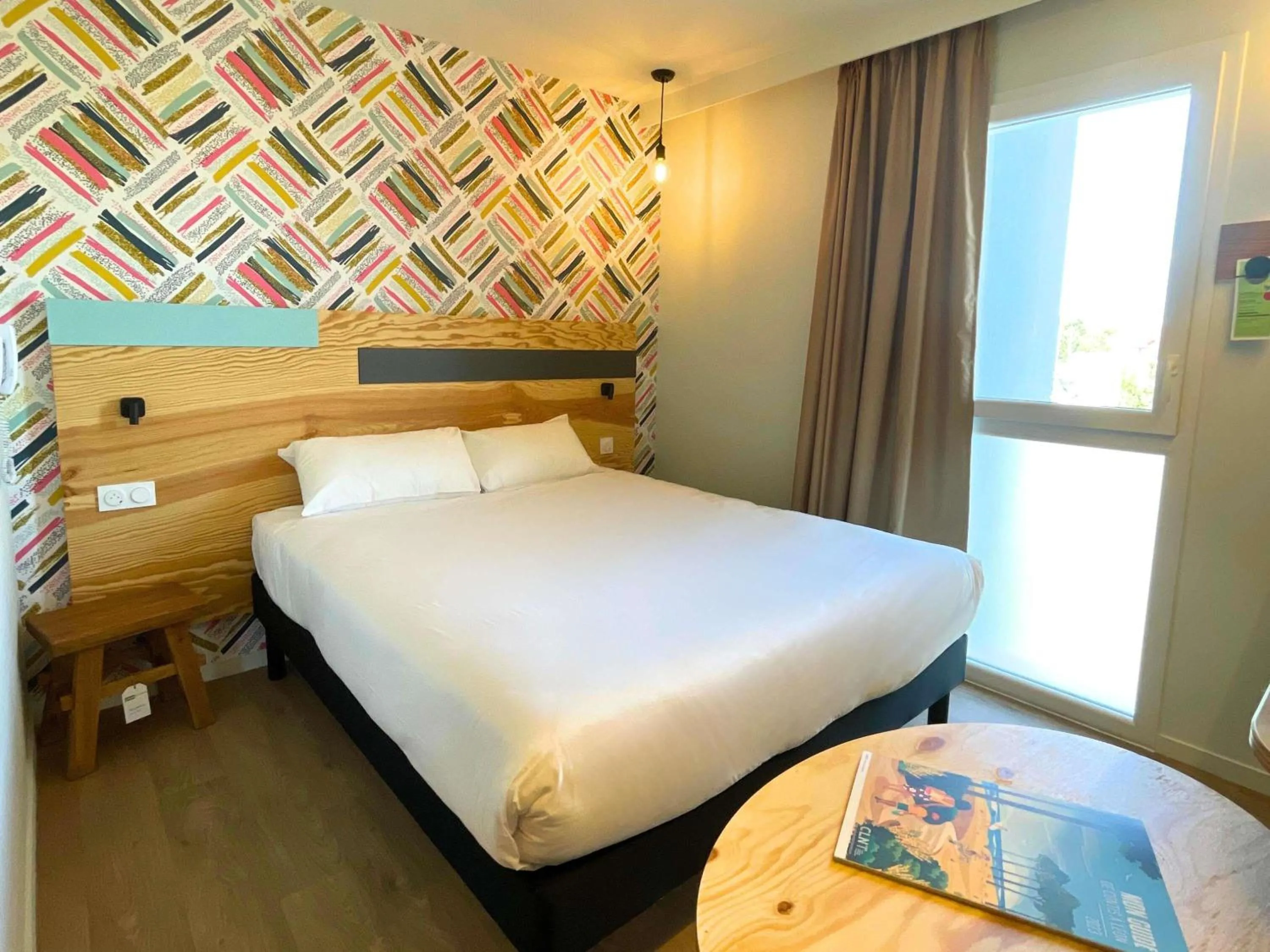 Bedroom, Bed in greet hotel Castets Coeur des Landes