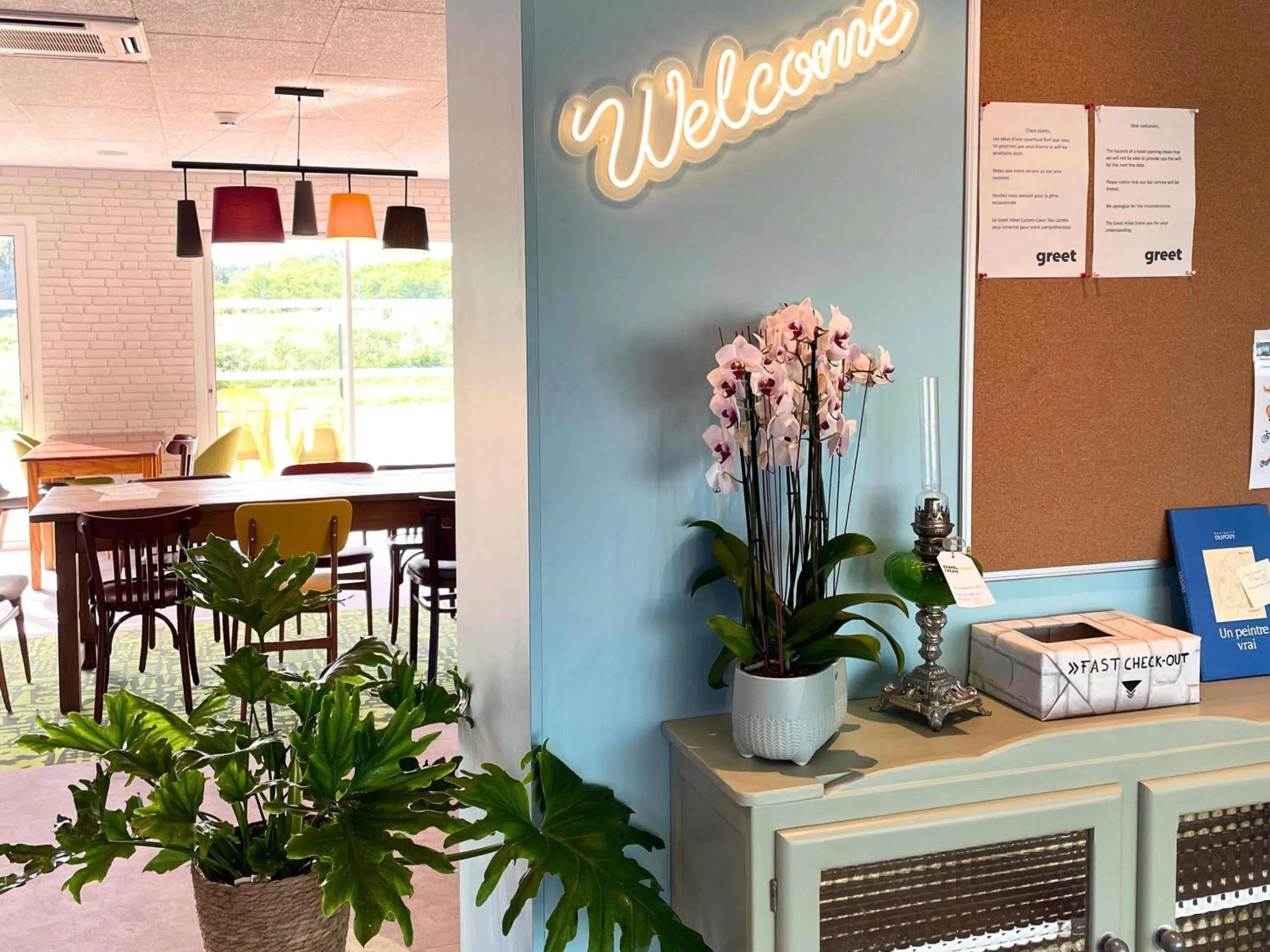 Property building in greet hotel Castets Coeur des Landes