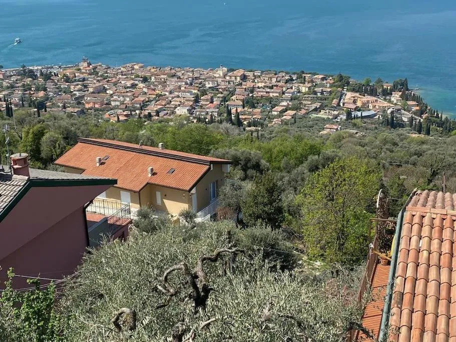 Property building in Villa Malù - APT Amalia - Piscina e vista lago