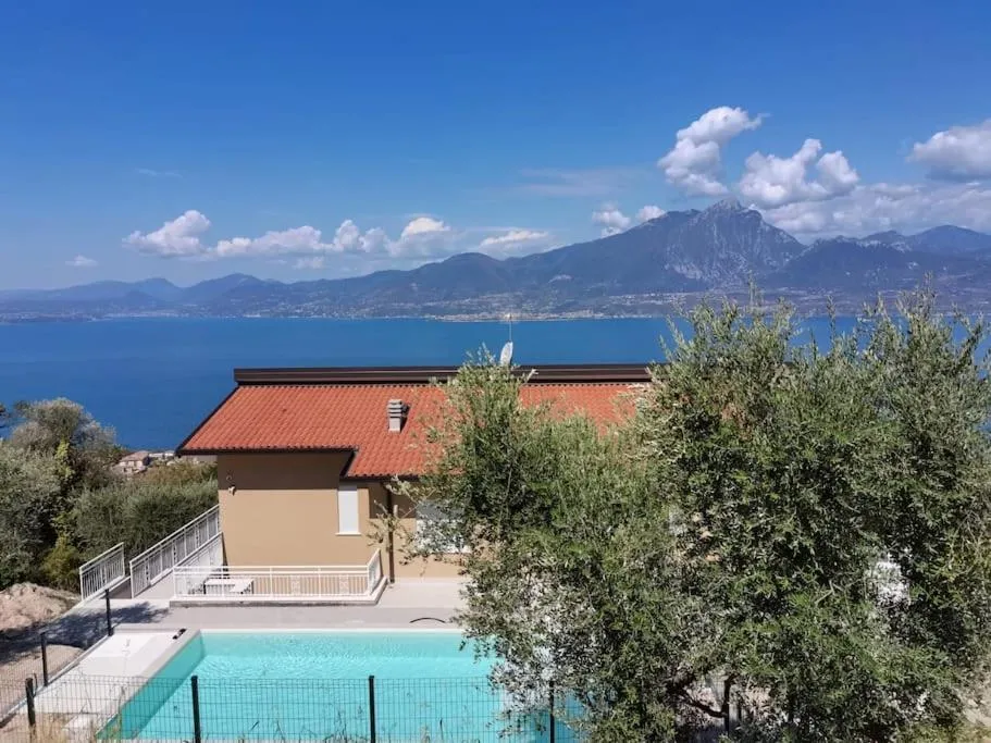 Lake view in Villa Malù - APT Amalia - Piscina e vista lago