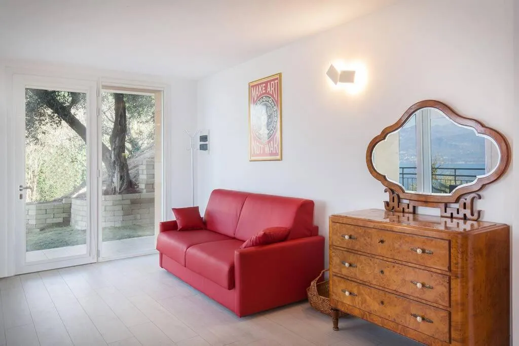 Living room in Villa Malù - APT Amalia - Piscina e vista lago