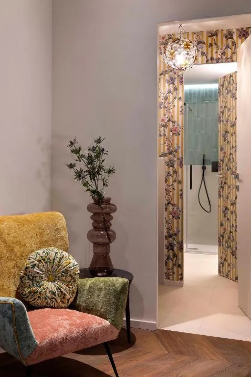 Shower in Agora' - Boutique Stays