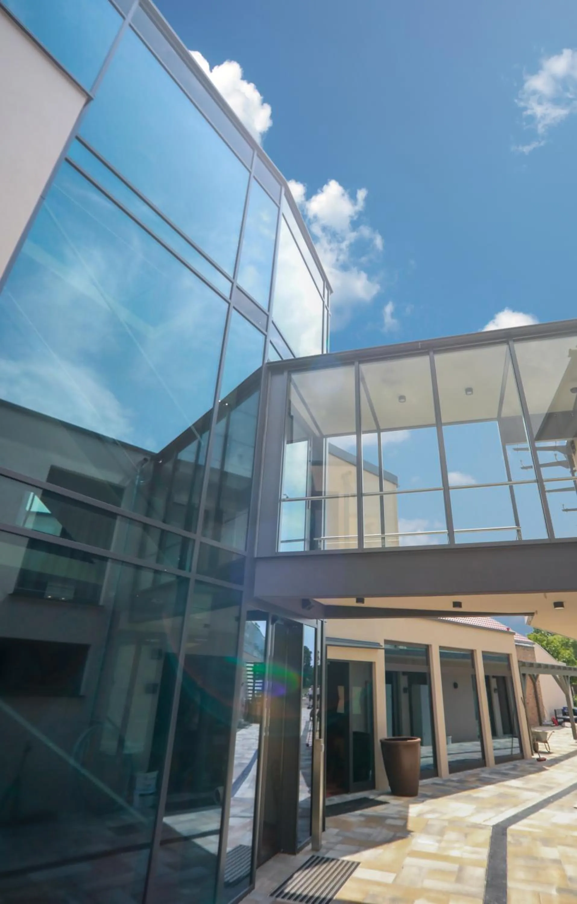 Property building in SPREE. Hotel am Hafen