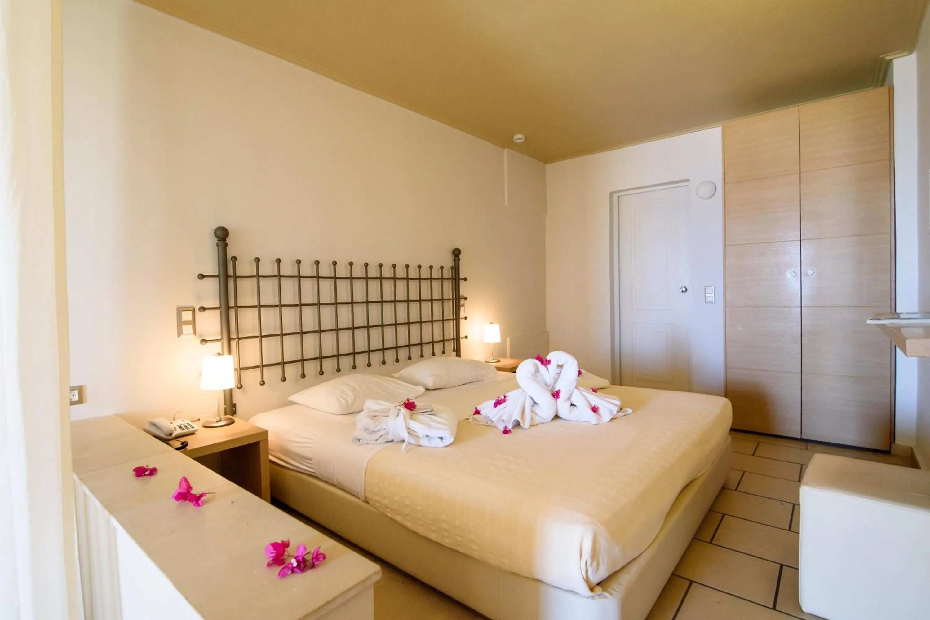 Photo of the whole room, Bed in Antinea Suites Hotel & Spa