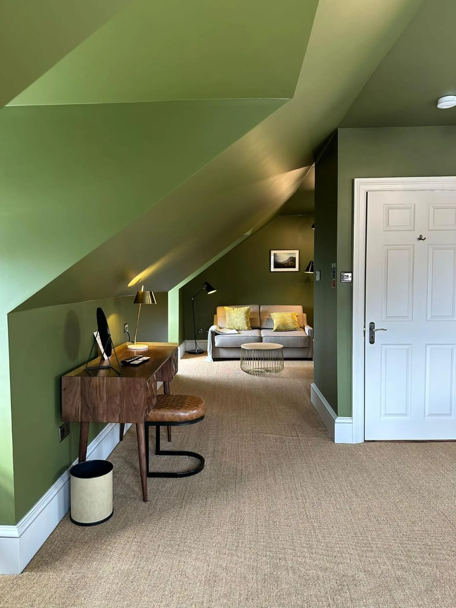 Rooms Above Sugar Boat