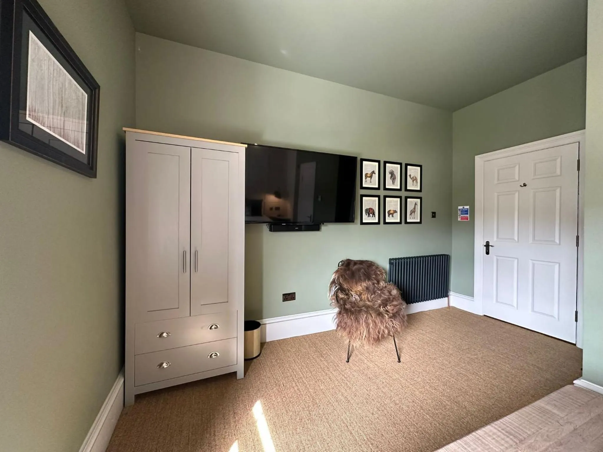 Rooms Above Sugar Boat